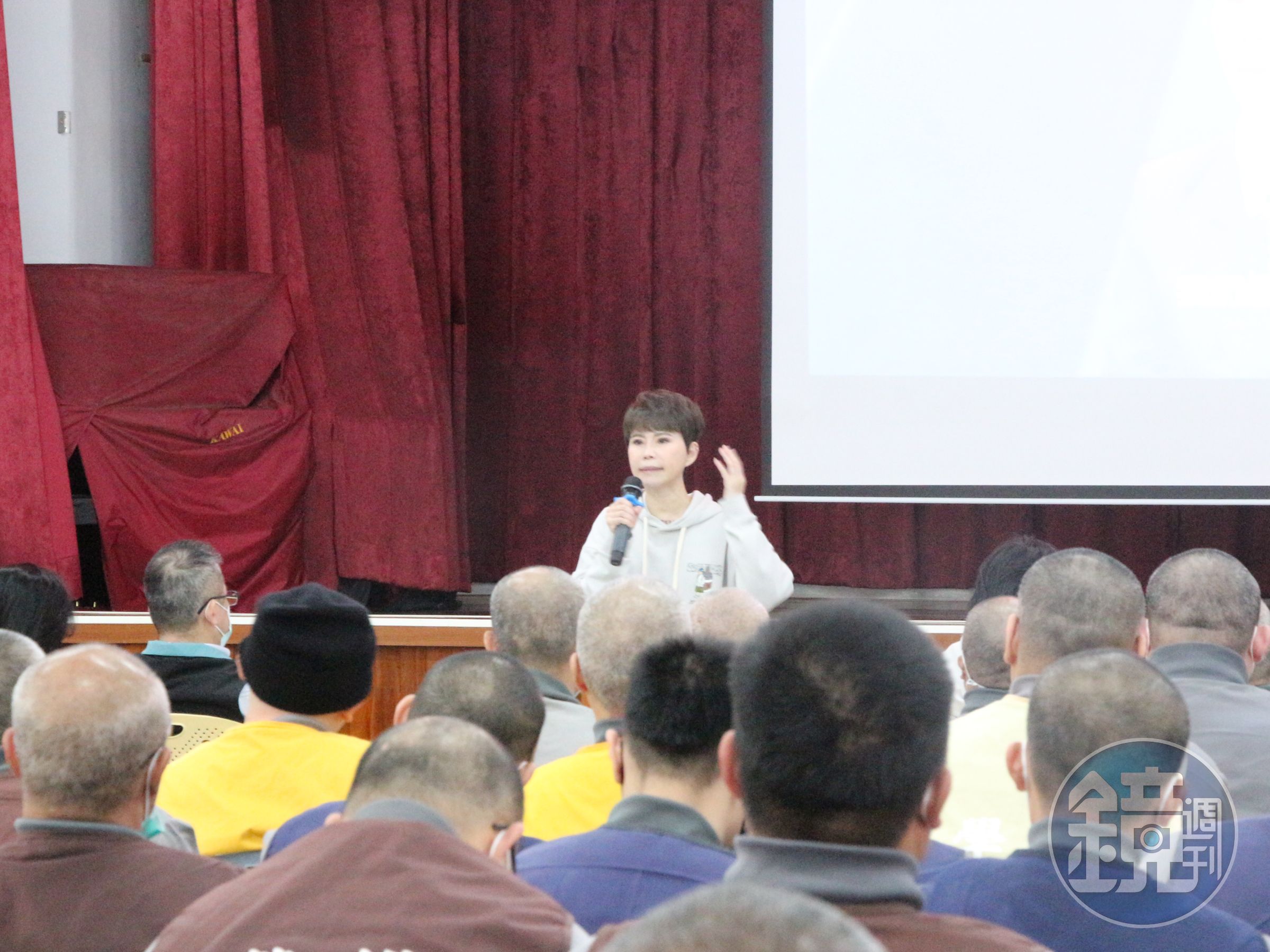 知名歌手詹雅雯當年一首《想厝的人》成為監所收容人傳唱的歌曲。