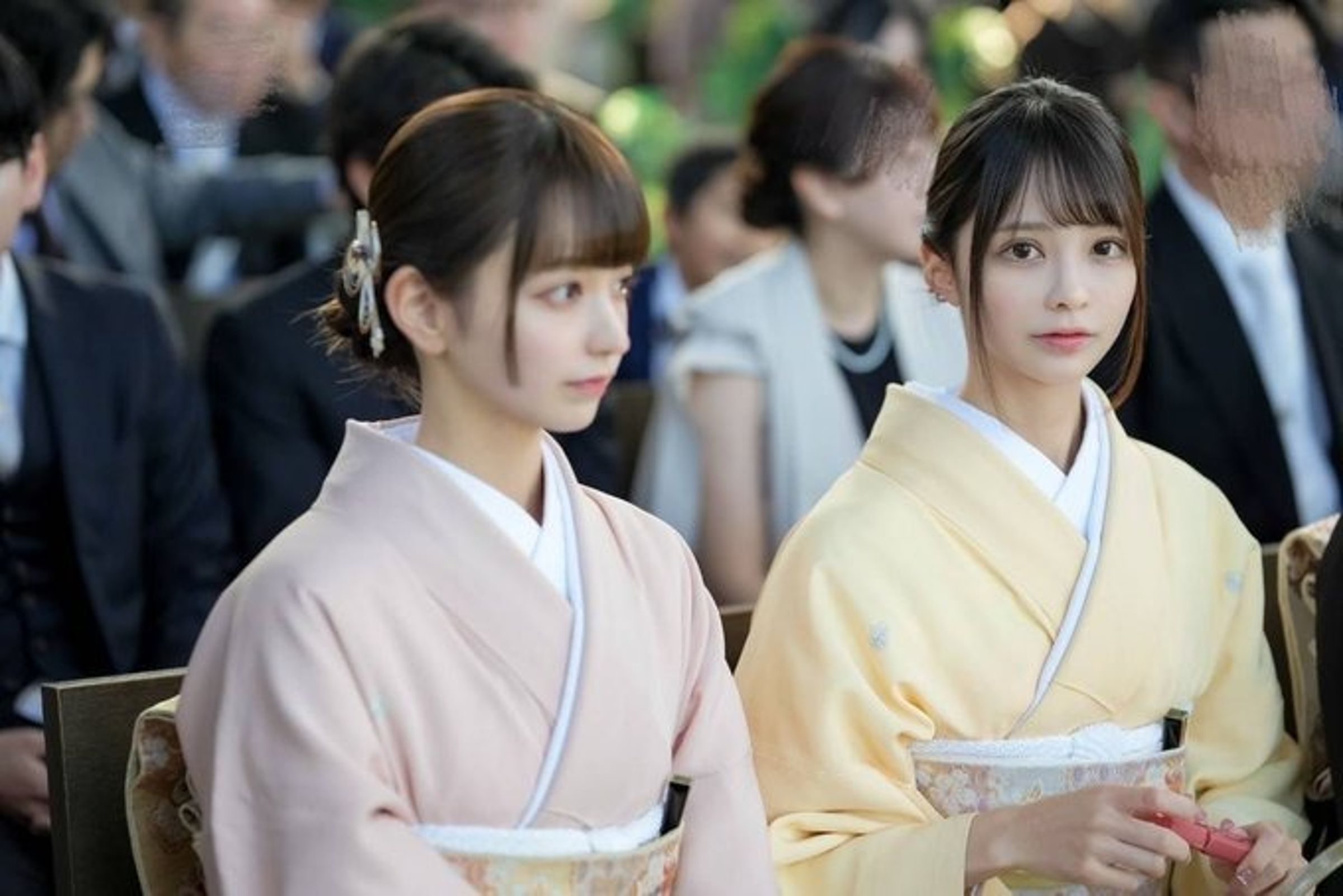 森風花(森ふう花)、柊琪琪(柊きき)因超高顏值被封為「奇蹟雙胞胎」。(翻攝自X@morifuuka0526)