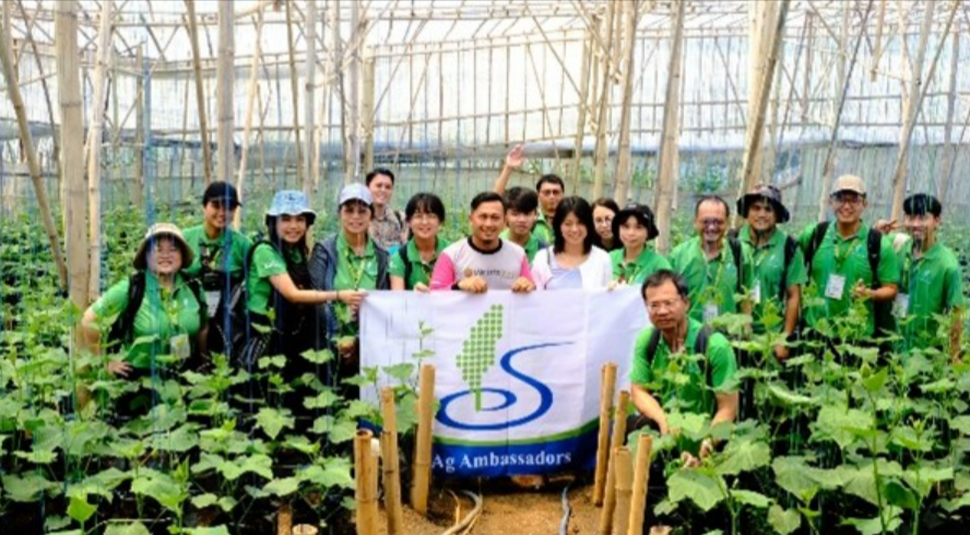 農業青年大使去年訪問印尼，進行實地參訪與深度交流。（翻攝自外交部官網）