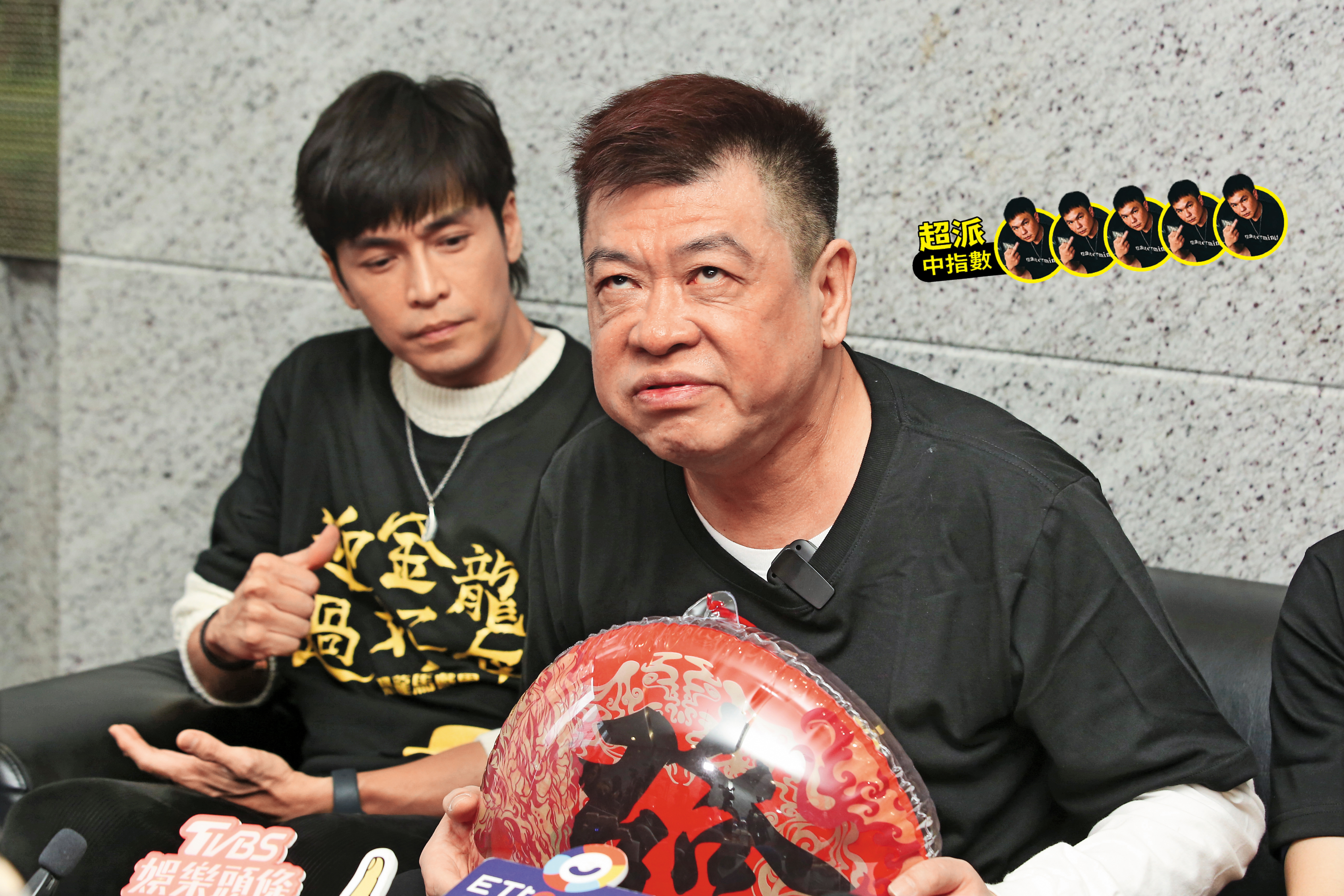 孫德榮（右）面對自己與Gino（左）接連被爆料，直接賞白眼，超～派～（怕.jpg）