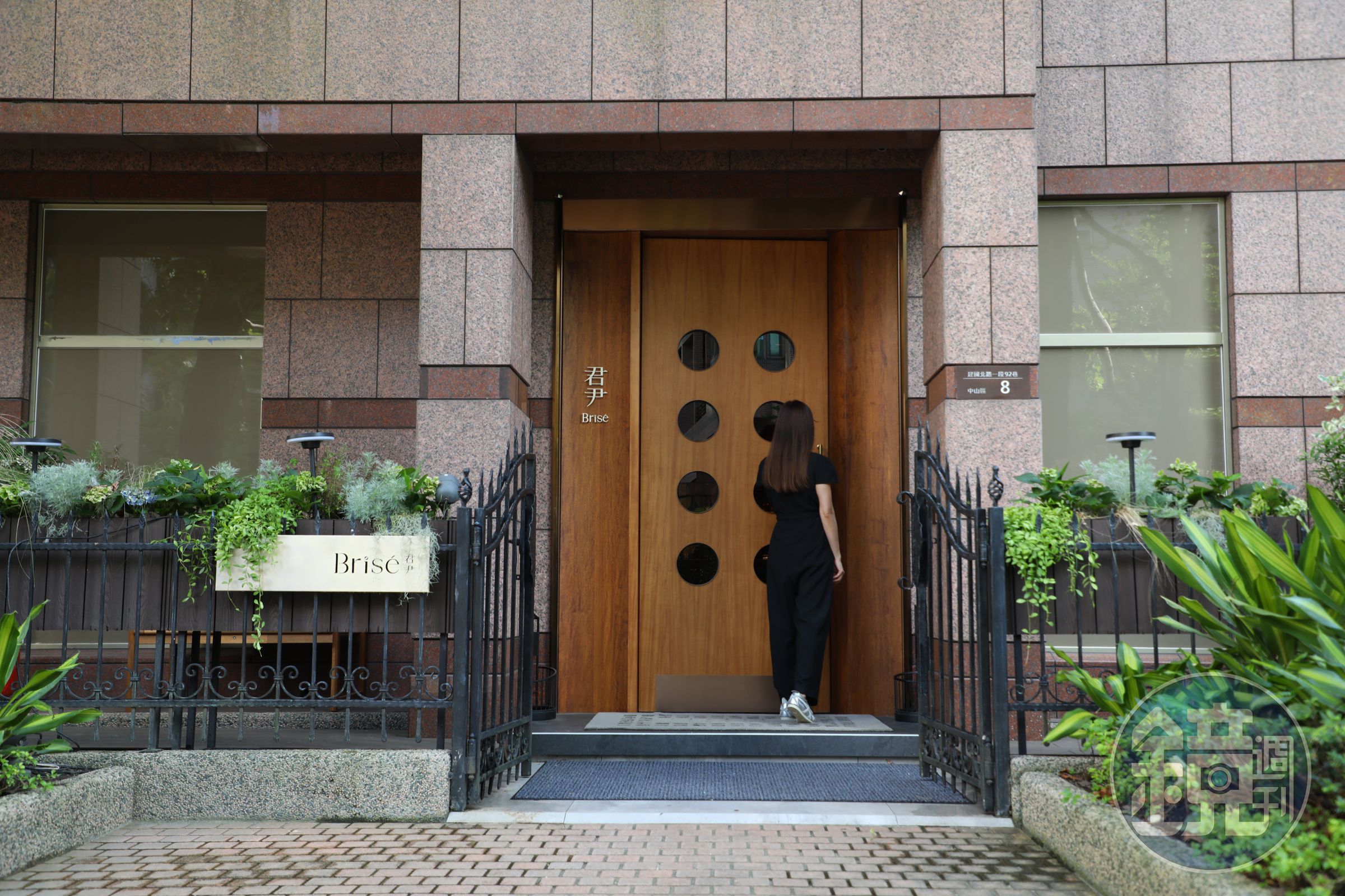 開在建國北路巷內的君尹，迎接新主廚的同時也更名為「君尹Brisé」。