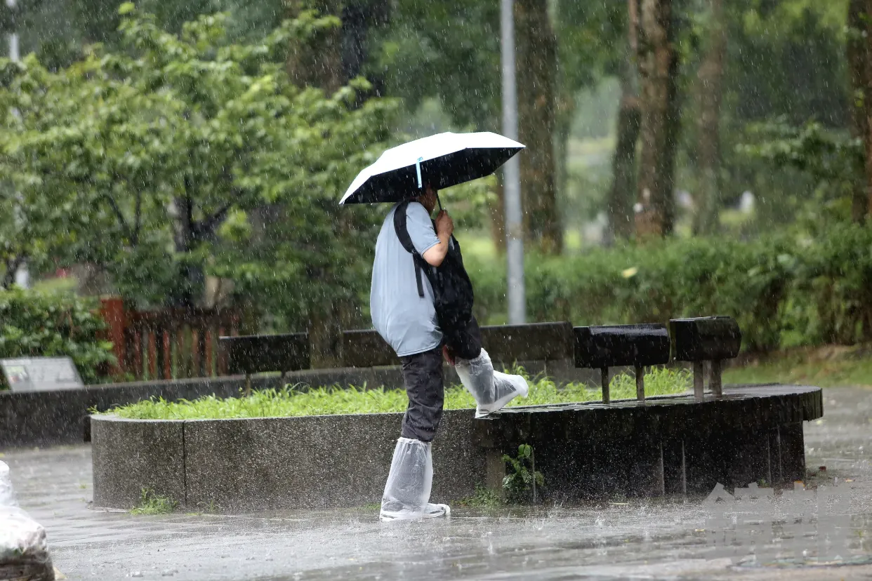 週三東北季風報到「桃園以北轉雨降溫」　雲林以南慎防午後大雨