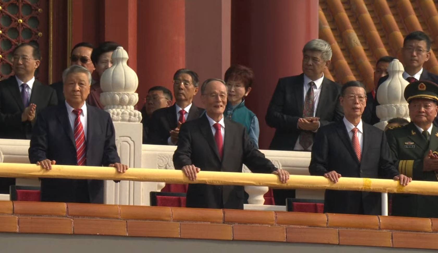 洪秀柱（圖）日前登上中國天安門城樓被拍下。（翻攝央視畫面）