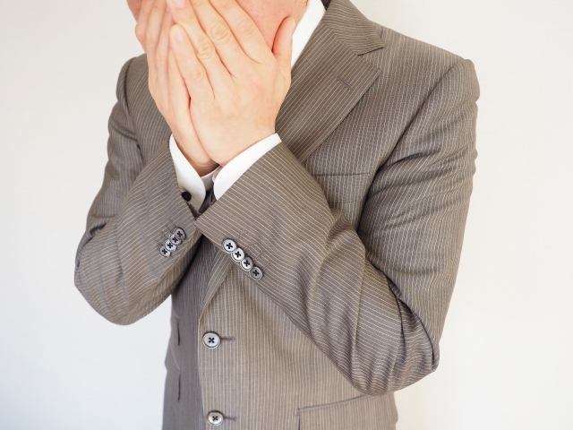 耳鼻喉科醫師張嘉峻就提醒2大徵兆，這可能不是牙齒沒刷乾淨，而是口腔內的扁桃腺有黃白顆粒「扁桃腺結石」導致口臭，示意圖。（翻攝自photoAC）