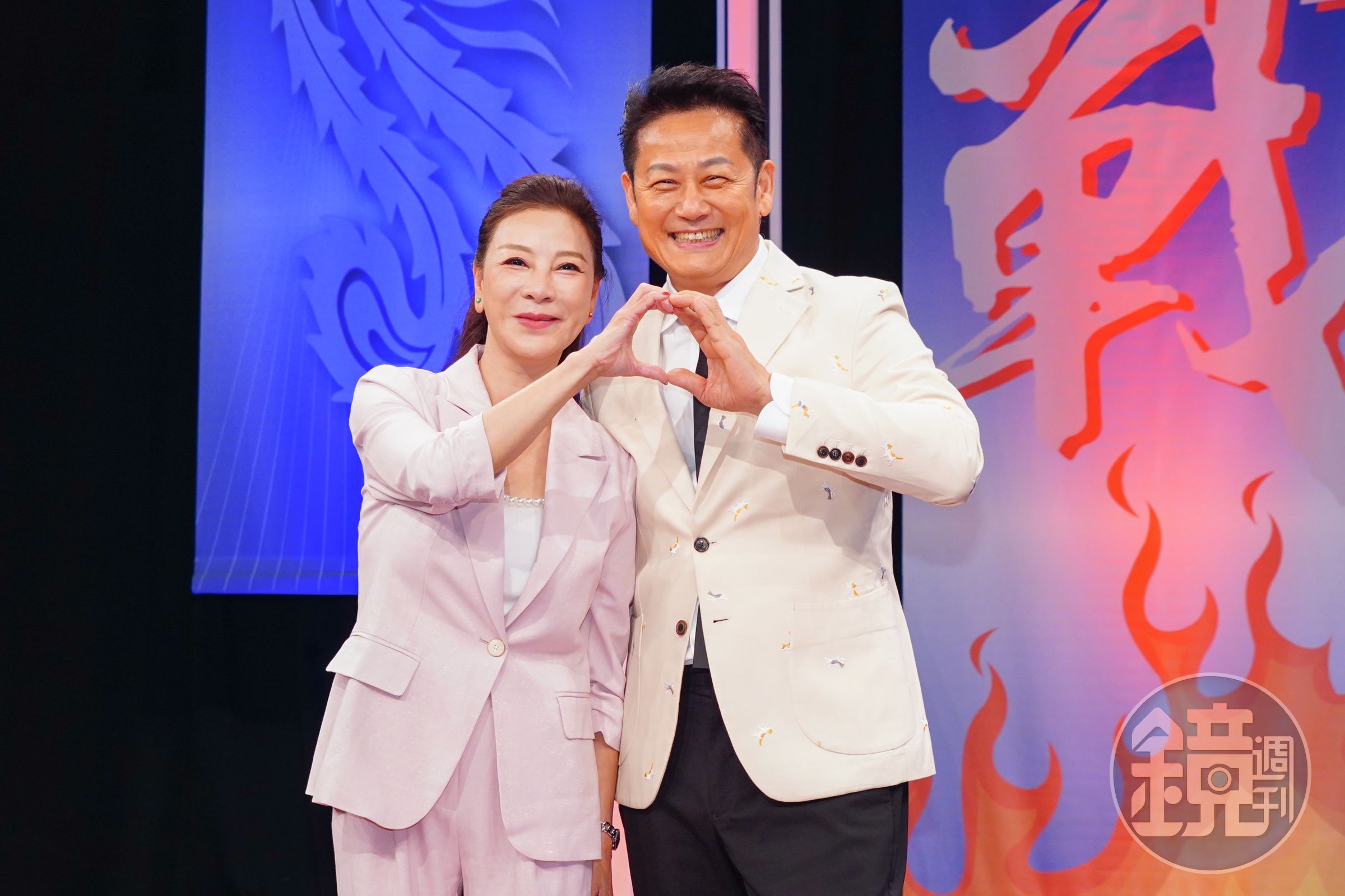 楊繡惠(左)、徐乃麟(右)世紀大和解。