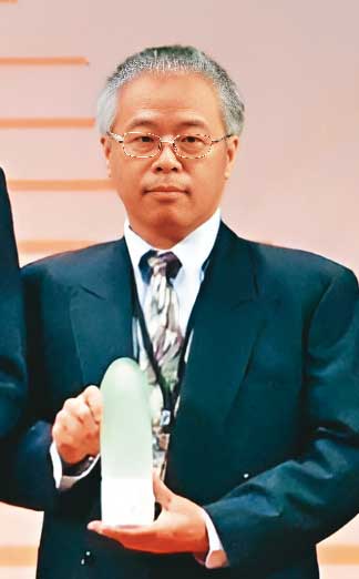 經濟部能源局態度攸關力暘小二甲禁令解套,時任光電組組長的林文信暗助過程,全被檢方查獲。