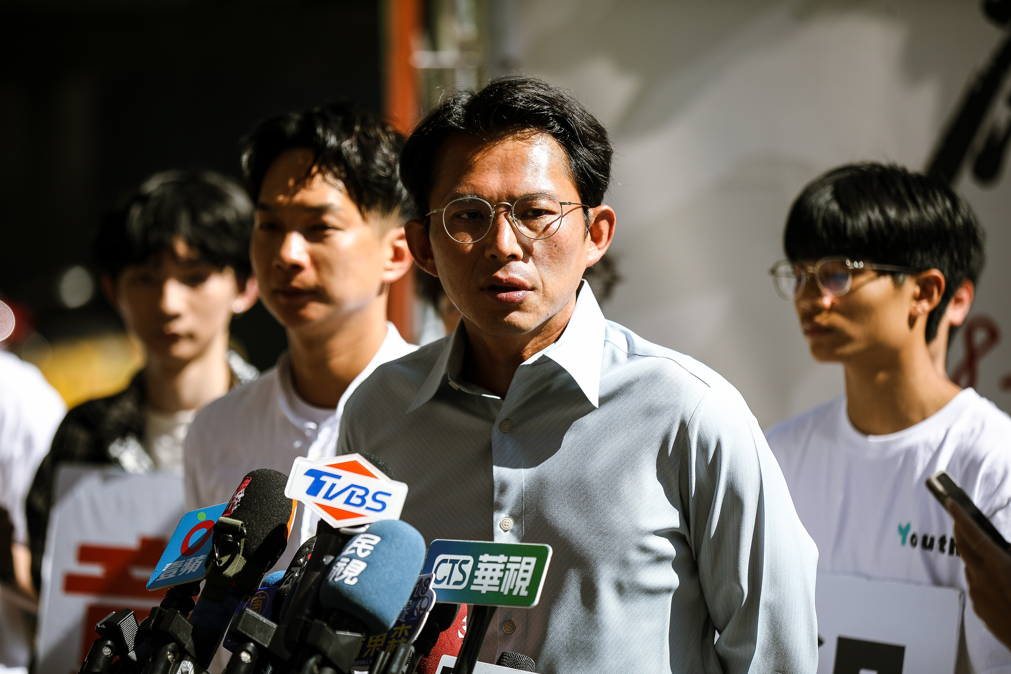 黃國昌今再度被問及兒子國籍問題，仍沒有正面回答，稱不願隨之起舞。（鏡報鄒保祥攝）