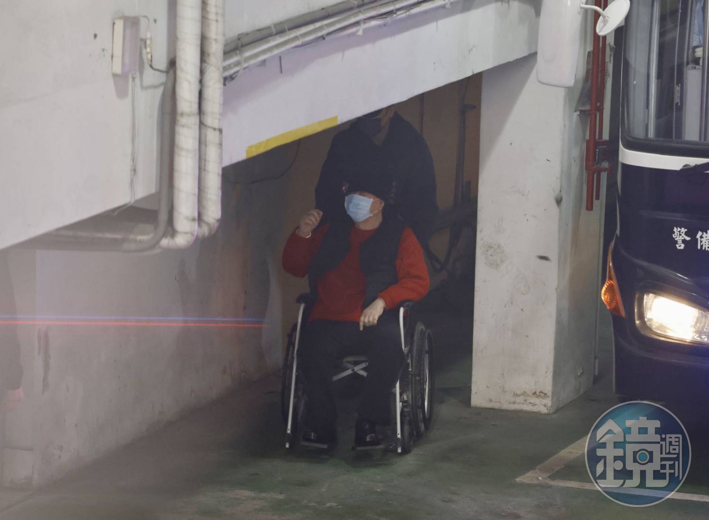 沈慶京涉嫌行賄柯文哲換取京華城百億容積。