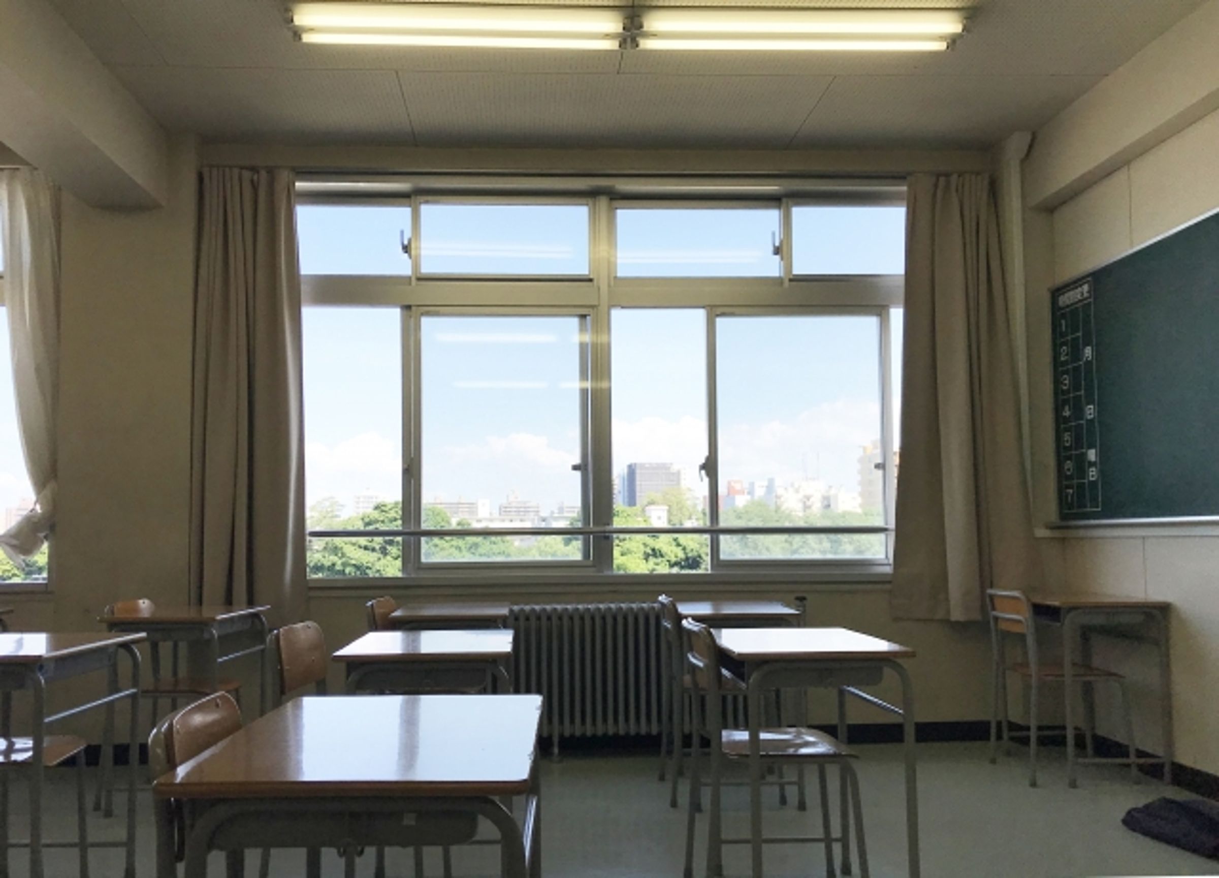 新北市一名國三生因口角遭同校學生以彈簧刀割頸身亡,引發各界不捨與譁然。(示意圖,photoAC)
