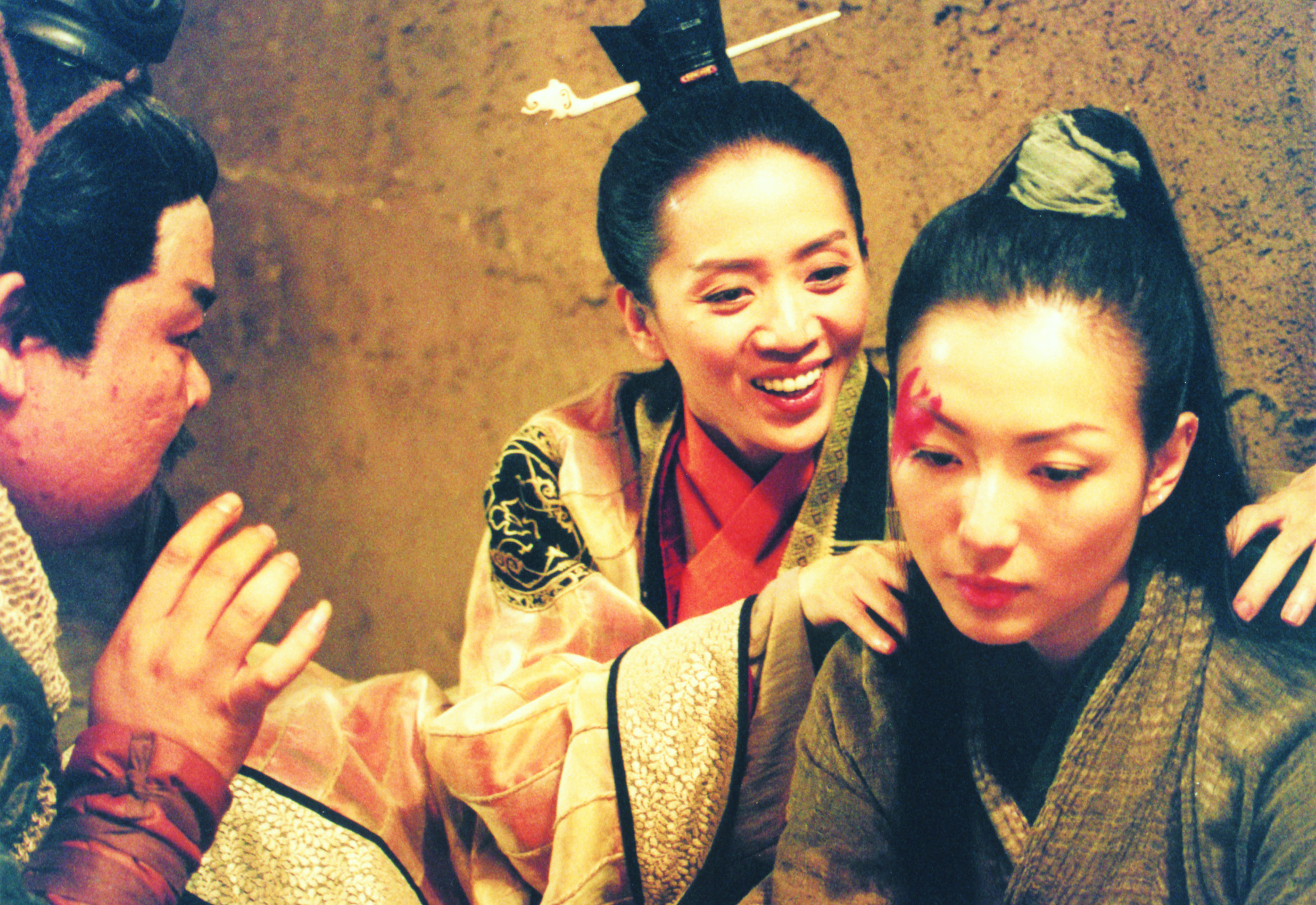 梅艷芳、鄭秀文、張柏芝3位影后主演的《鍾無艷》惡搞古今,娛樂性十足。(國家影視聽中心提供)