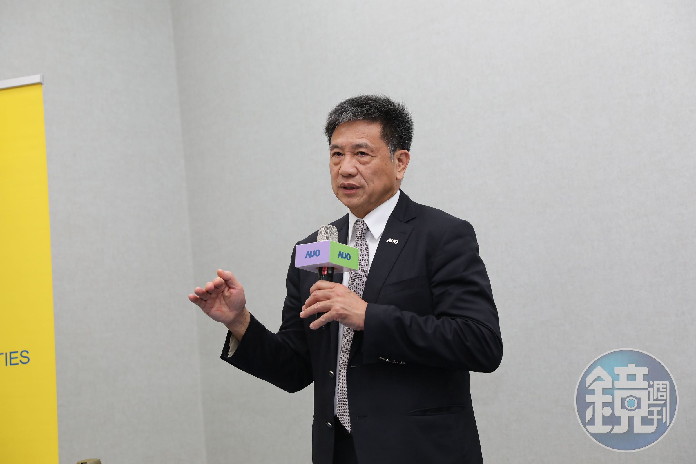 不少零組件台廠看好AI PC需求,友達最新法說更強調將因此導入低溫多晶矽(LTPS)面板,解決高運算伴隨的耗電問題。圖為友達董事長彭双浪。(本刊資料照)