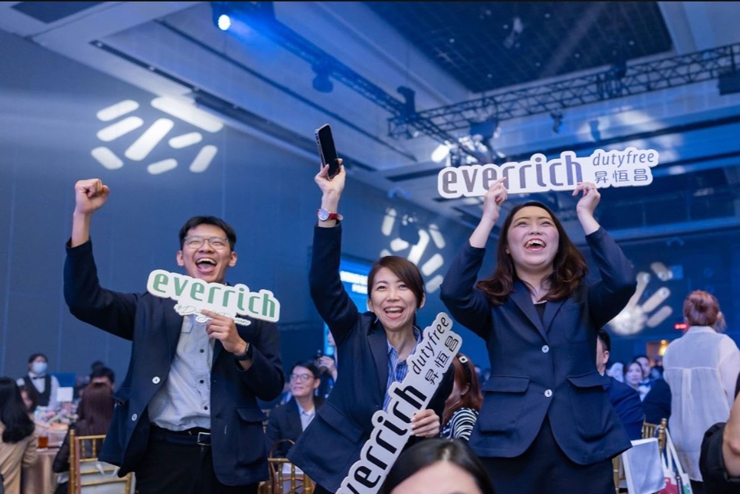 昇恆昌將持續與全體同仁並肩前行，為旅客帶來更具溫度的旅遊零售服務體驗。（昇恆昌免稅商店提供）