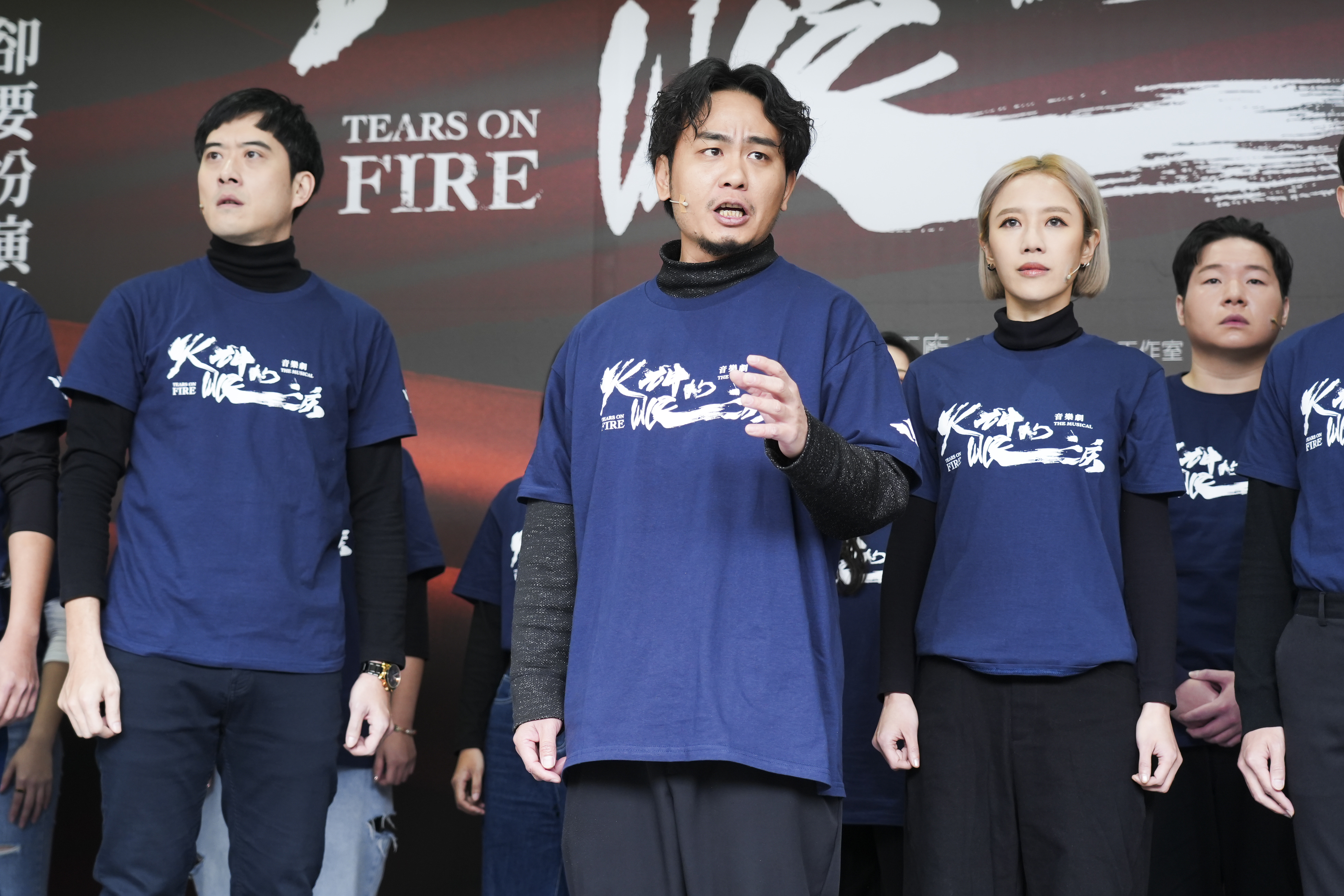 滅火器主唱楊大正主演音樂劇《火神的眼淚》，提到視遭刪預算爭議，希望決定預算的人高抬貴手。