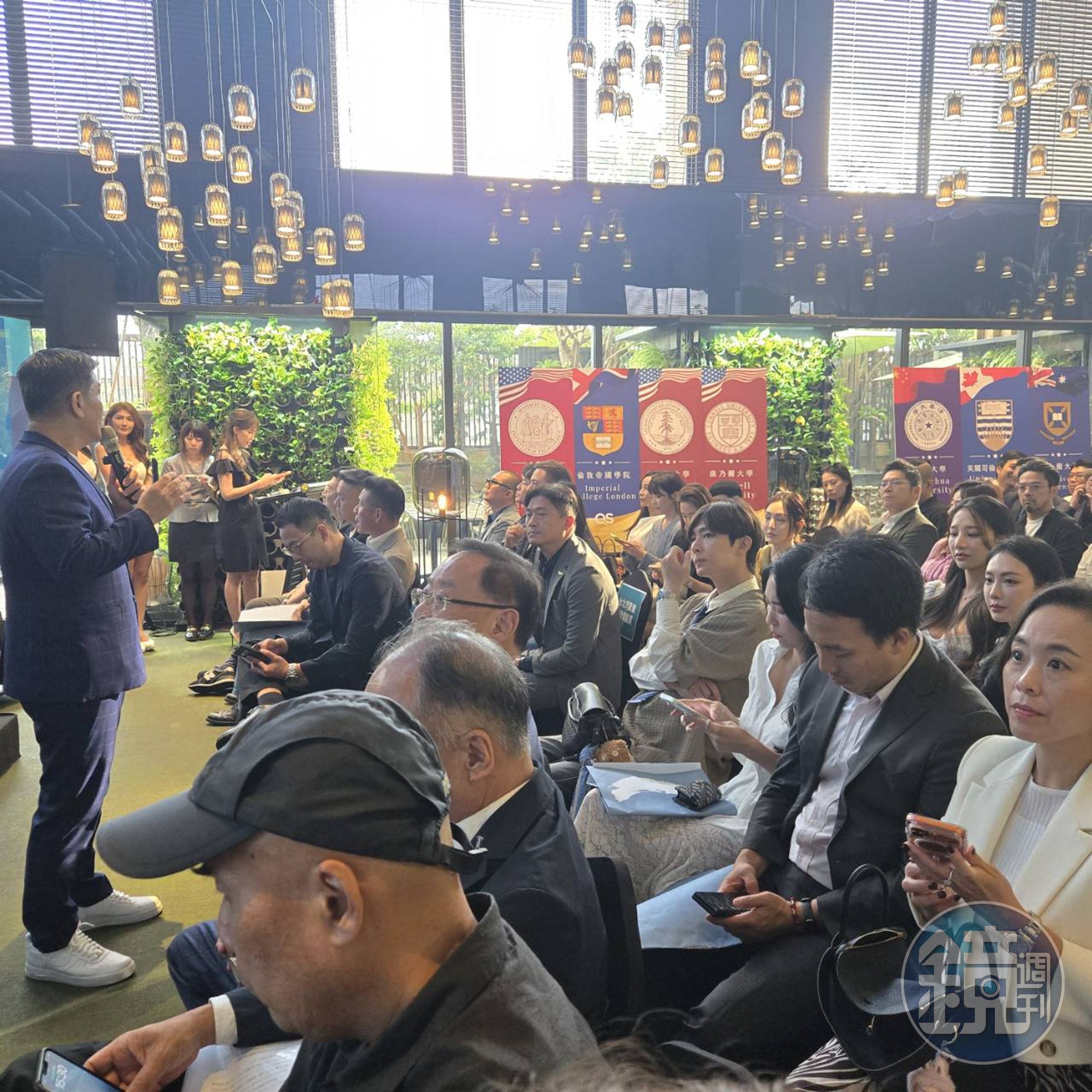 賴建程邀請了逾70位朋友參加記者會及杜拜藝術館首波賞屋。