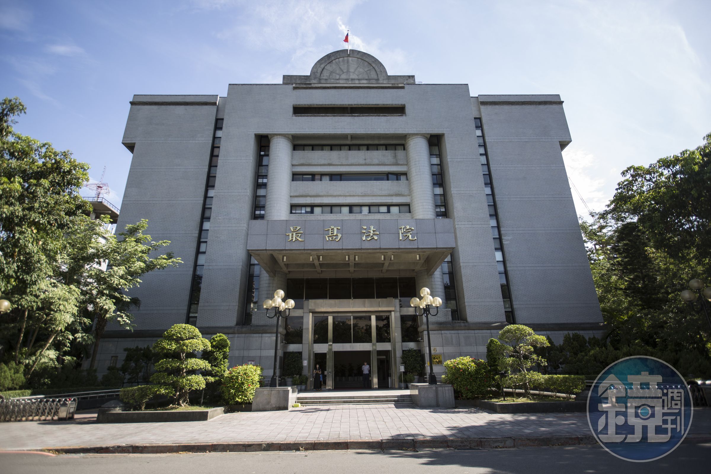 最高法院法官周盈文上週在辦公室昏倒緊急送醫，凸顯司法人員工作負荷，也讓人省思究竟正義的成本有多大。（資料照）