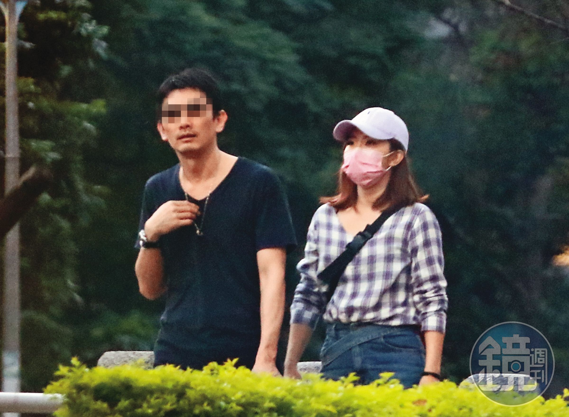 穩交男友(左)5年,謝忻(右)鮮少帶著男友出席活動,因此很多朋友都沒見過謝忻男友本尊。