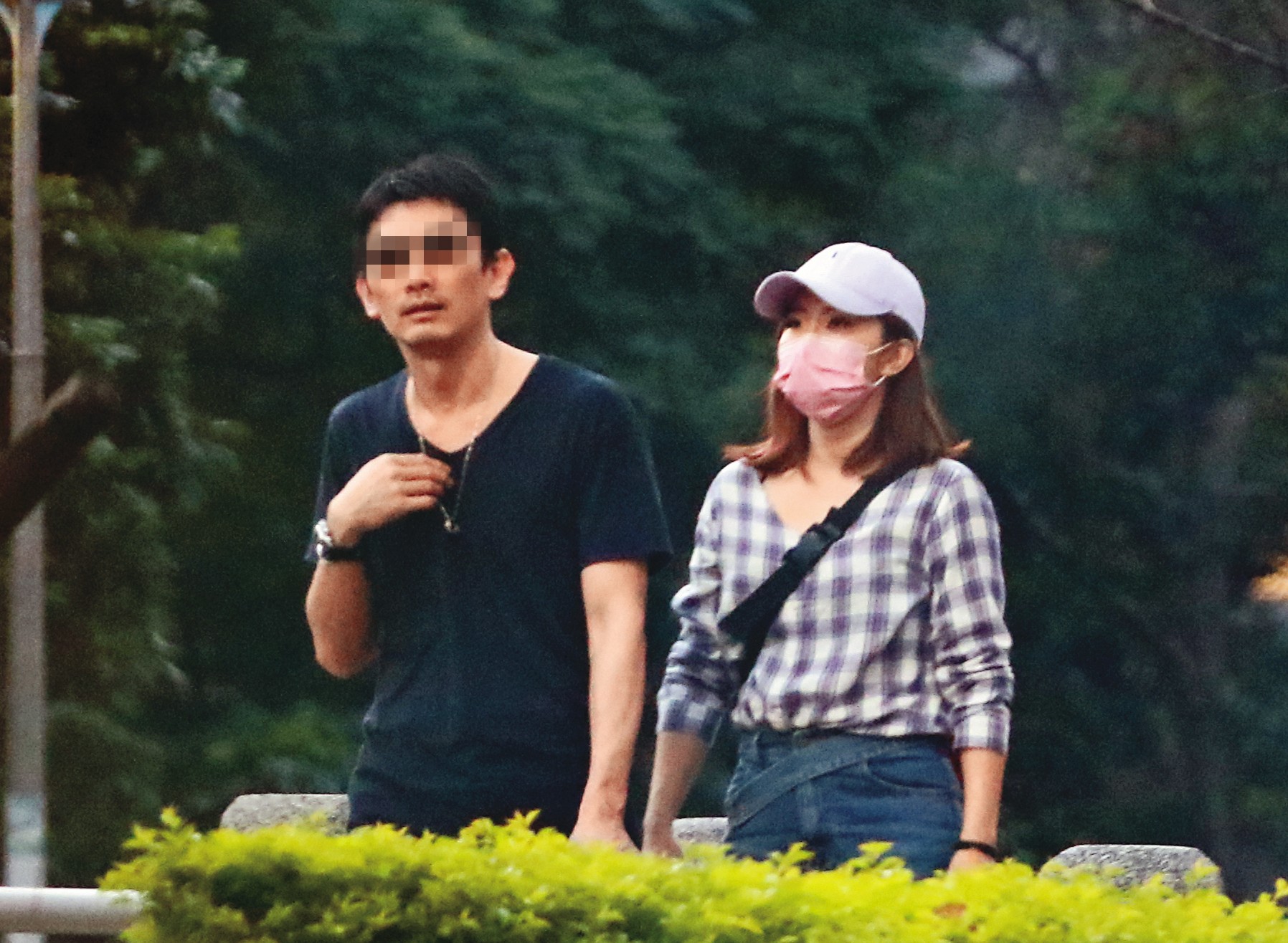 穩交男友（左）5年，謝忻（右）鮮少帶著男友出席活動，因此很多朋友都沒見過謝忻男友本尊。