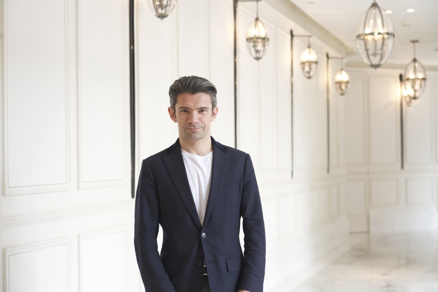 法國大提琴巨星高提耶.卡普松近期抵台,展開北中南巡演。(牛耳藝術提供)