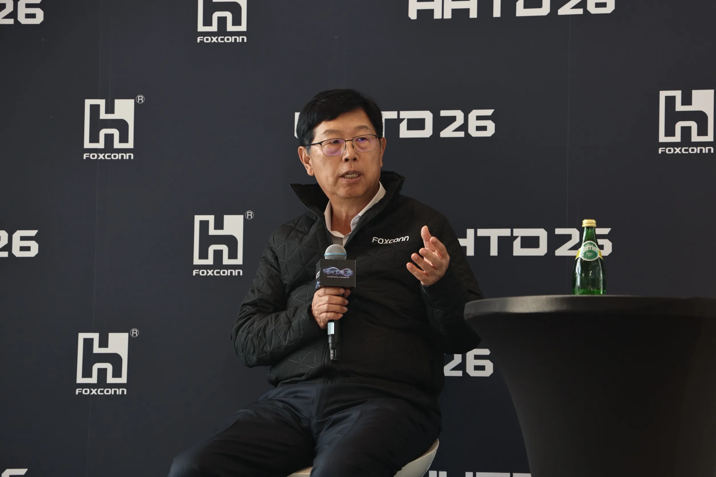鴻海科技日6／一則以喜一則以憂？　劉揚偉預估明年續走K型成長
