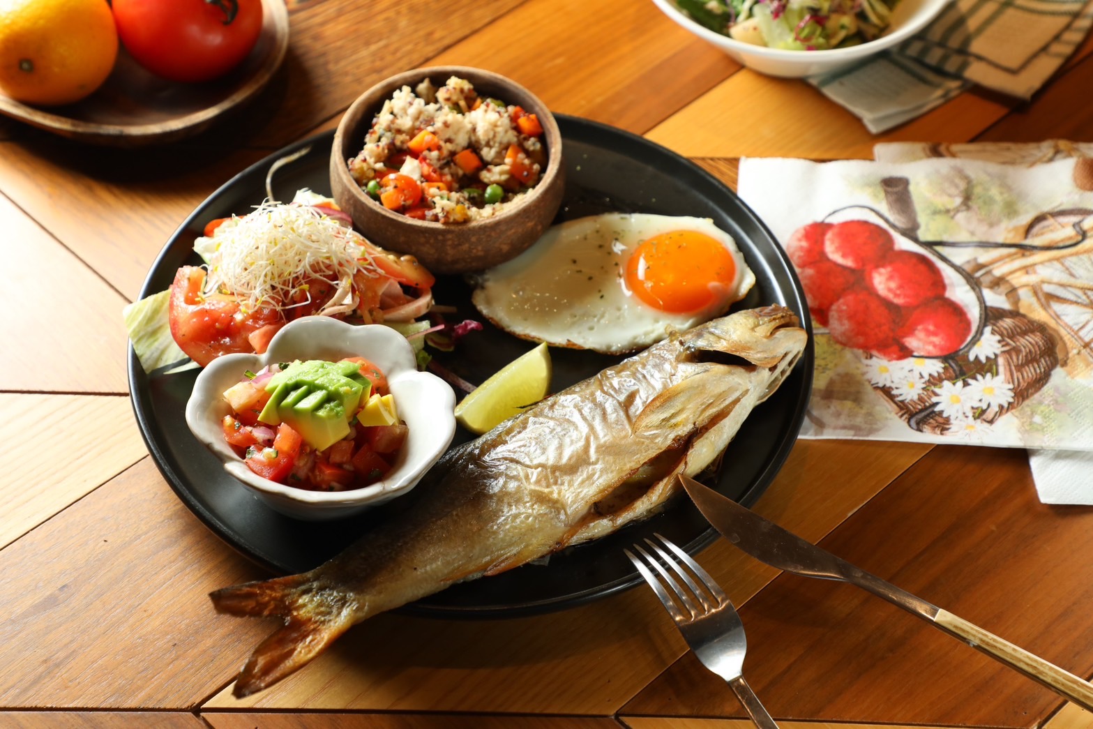 台北的「Oma's Deli Deli」於2017年開幕，以健康取向的現做美食為品牌主軸。