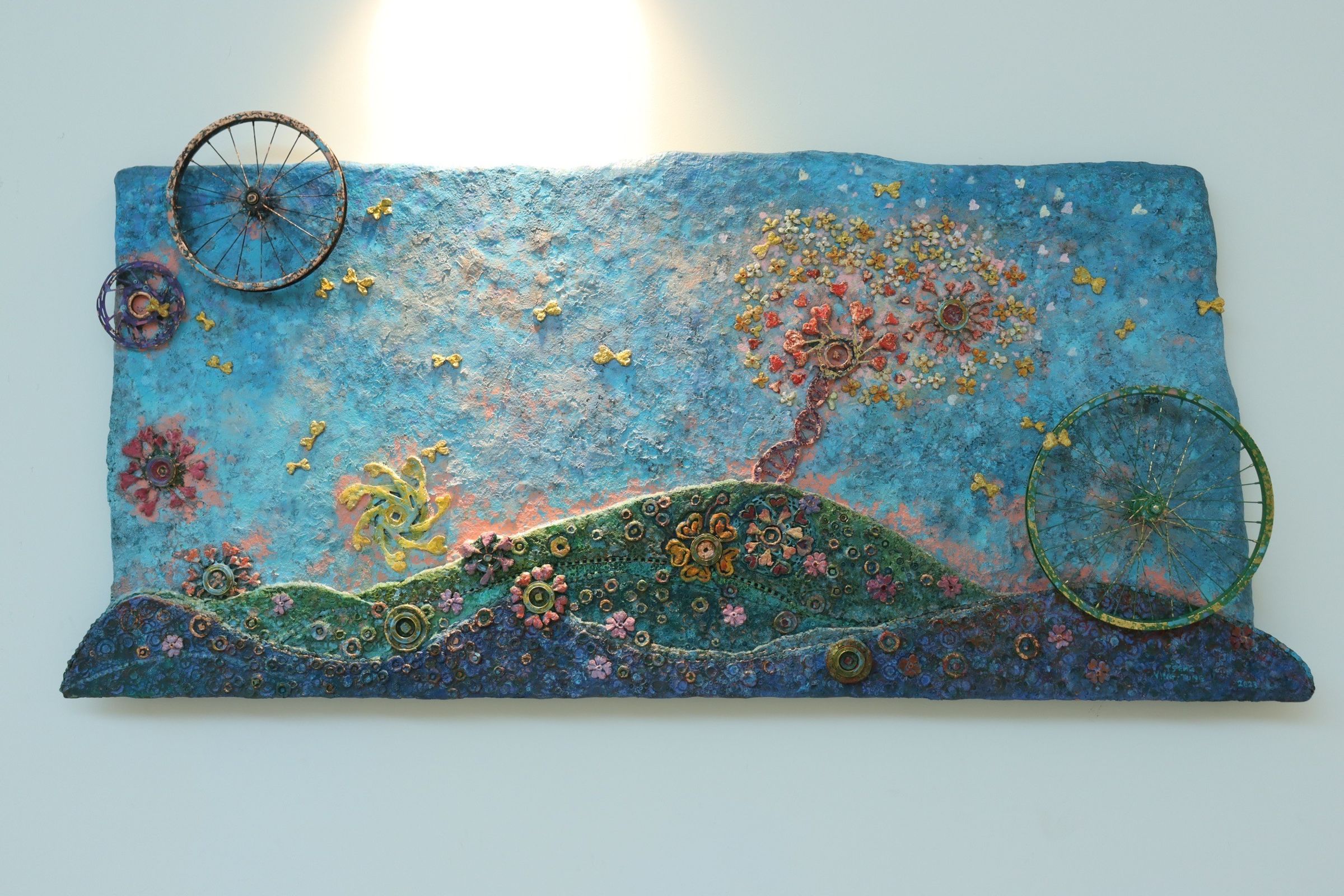 曾英棟作品「能量風景-輪動的DNA」。（甘樂阿舍美術館提供）