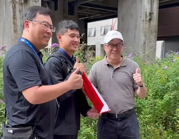 湯智鈞勇奪金牌，賽後謝志偉、鄭世忠頒發賀電，再度傳出有中國隊人員試圖干擾的情況。（翻攝自臉書NTSUper 體育超人）