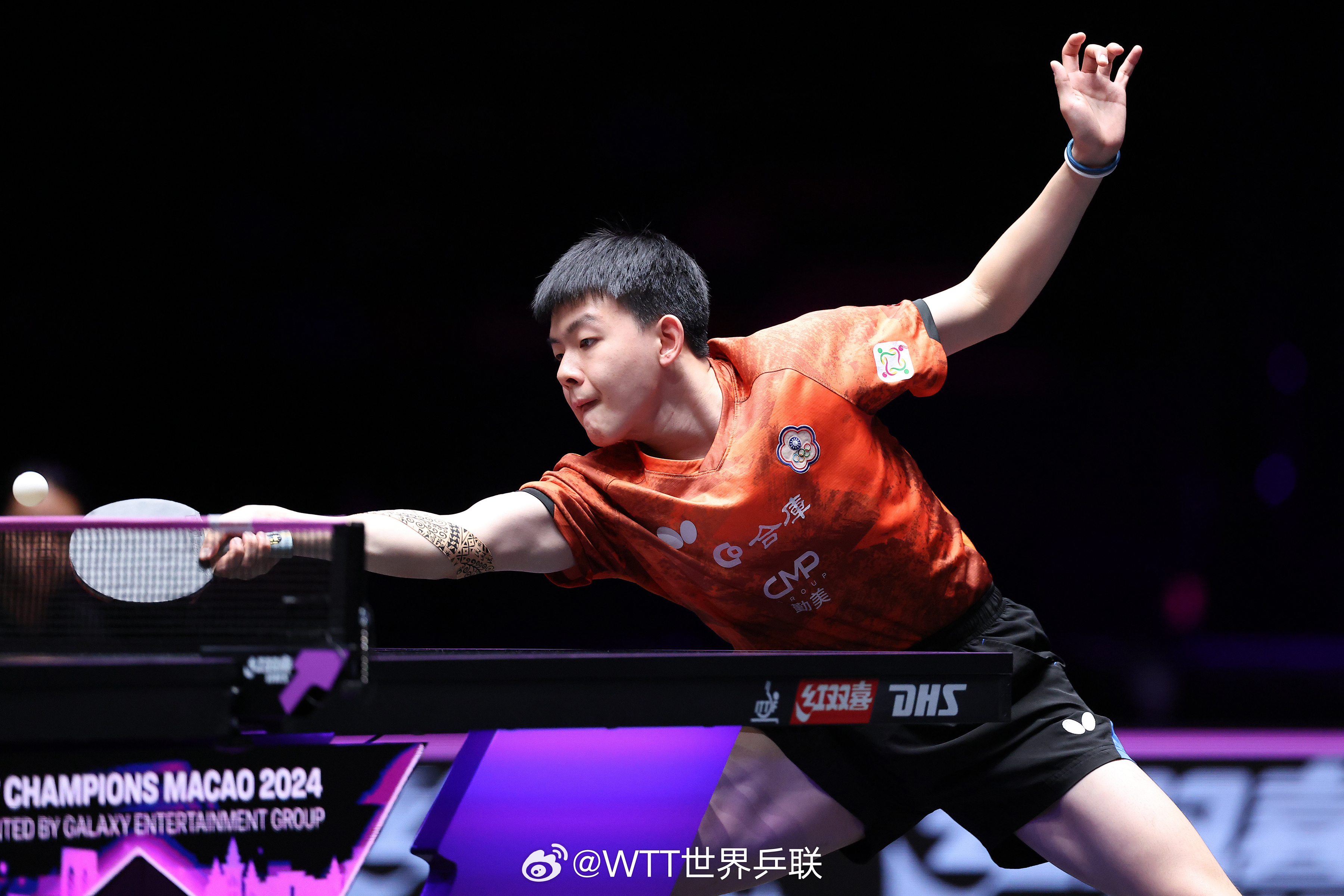 高承睿今日打敗世界排名第七的林高遠，晉級WTT冠軍賽澳門站8強。（翻攝自WTT世界乒聯微博）