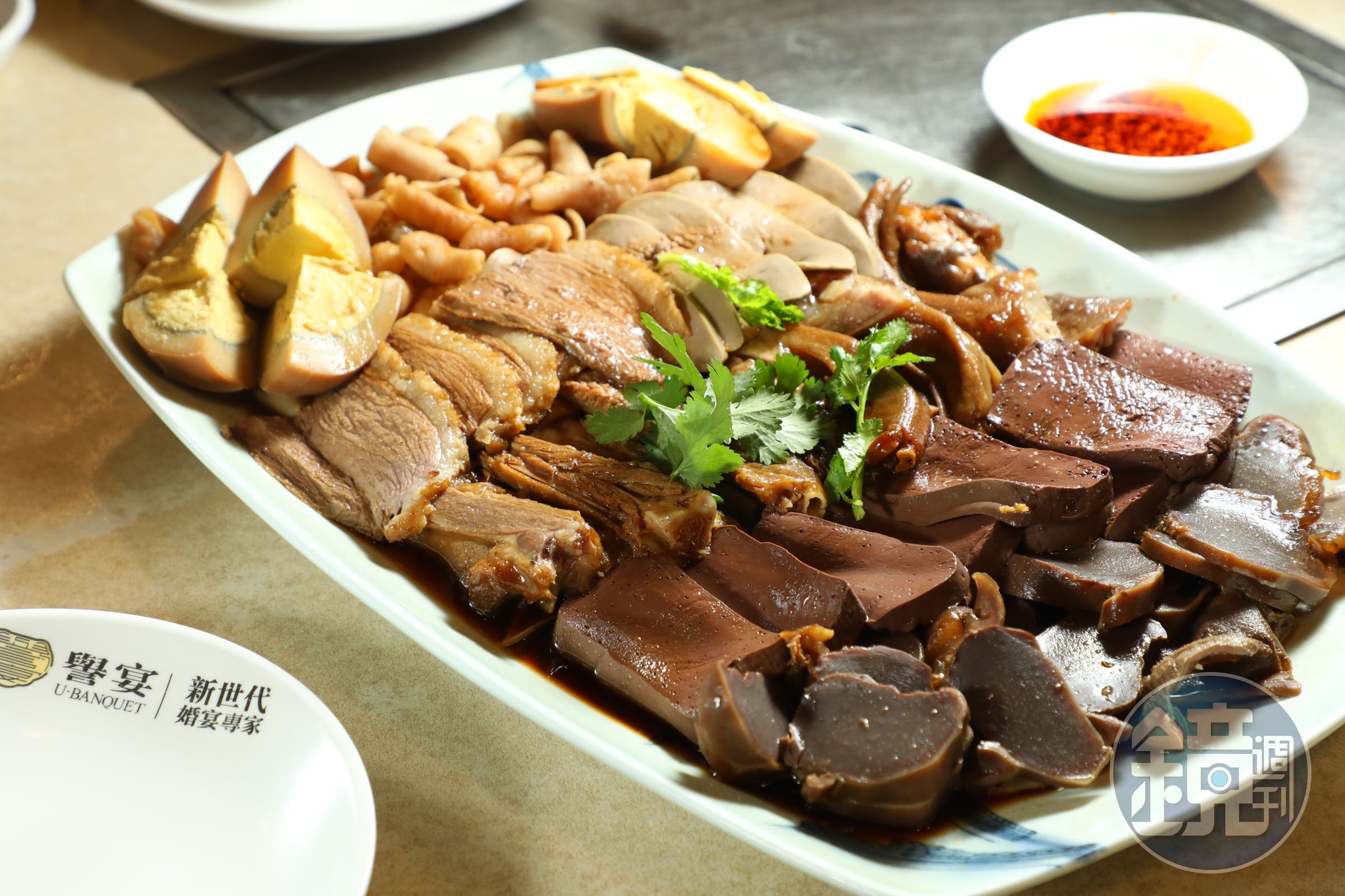 滷水是潮州打冷必點菜式，拼盤可依喜好自由組合，「鵝片」（港幣 158元／份）、「豬紅」（港幣70元／份）都是老饕最愛。