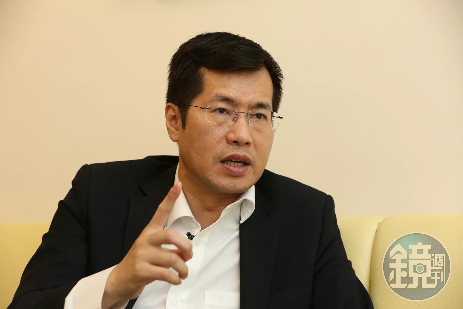 針對近日網路散布立委羅致政涉不雅影片並親赴新北市調處提告乃深度偽造及境外介選，調查局今發新聞稿說明。