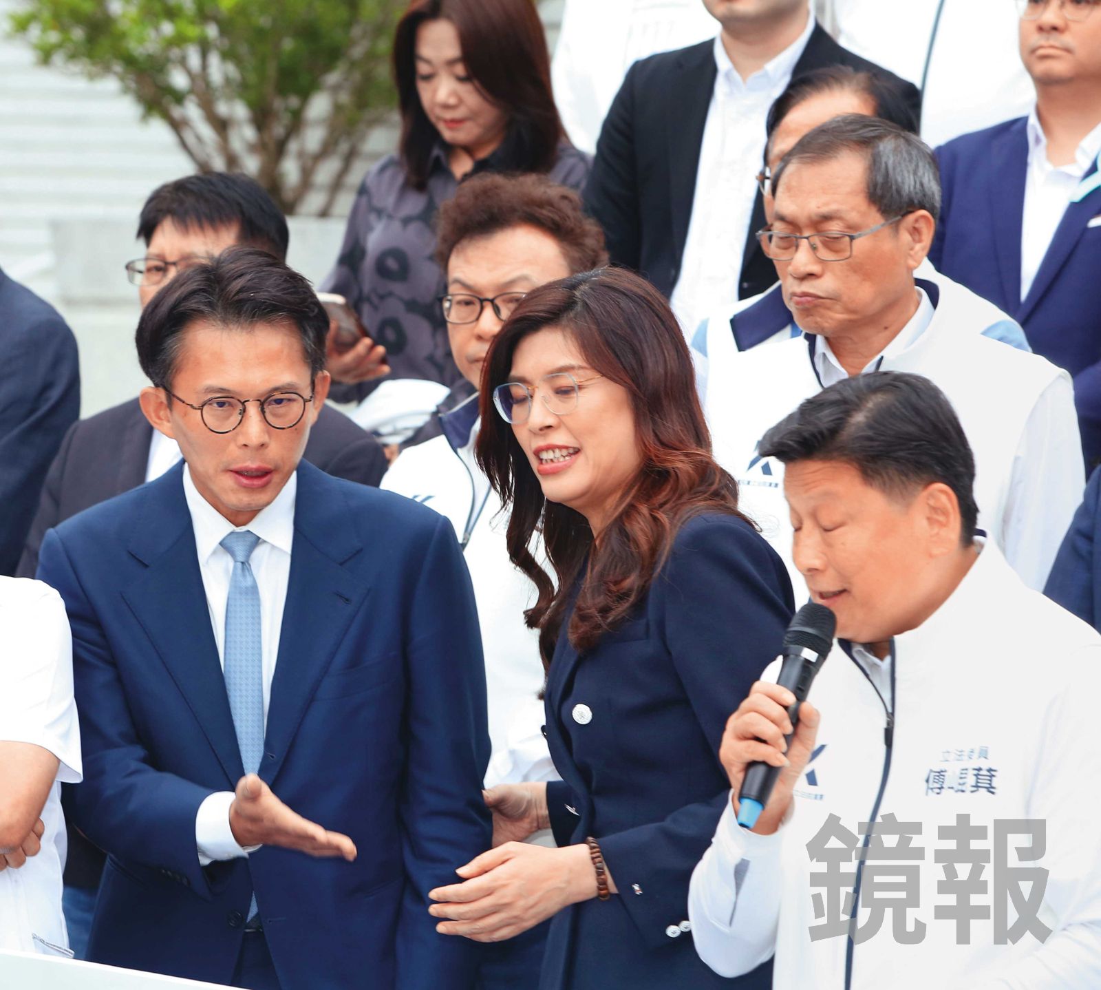 國民黨新北市長參選人李四川選情隱憂浮現，藍營委託的民調連3個月雖領先，但青年族群、板橋票倉都遭對手蘇巧慧反超。（鏡報李智為）