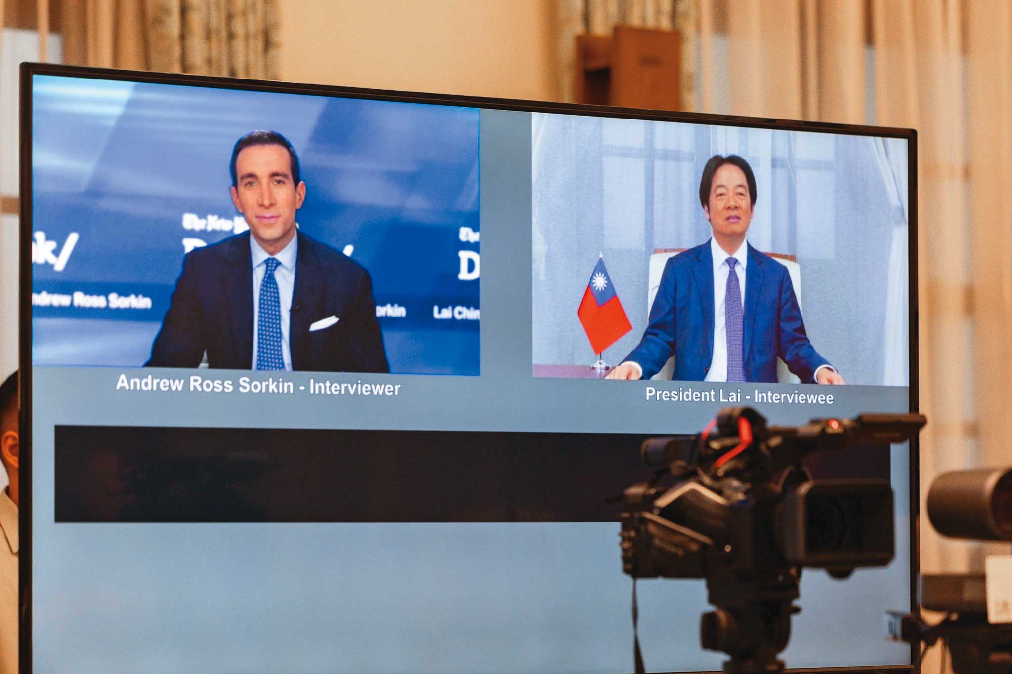 賴清德總統（右）接受《紐約時報》視訊專訪。在美國媒體眼中，台灣等同於3件事：戰略地位、高度風險、半導體產業。（翻攝自駐紐約台北經濟文化辦事處臉書）