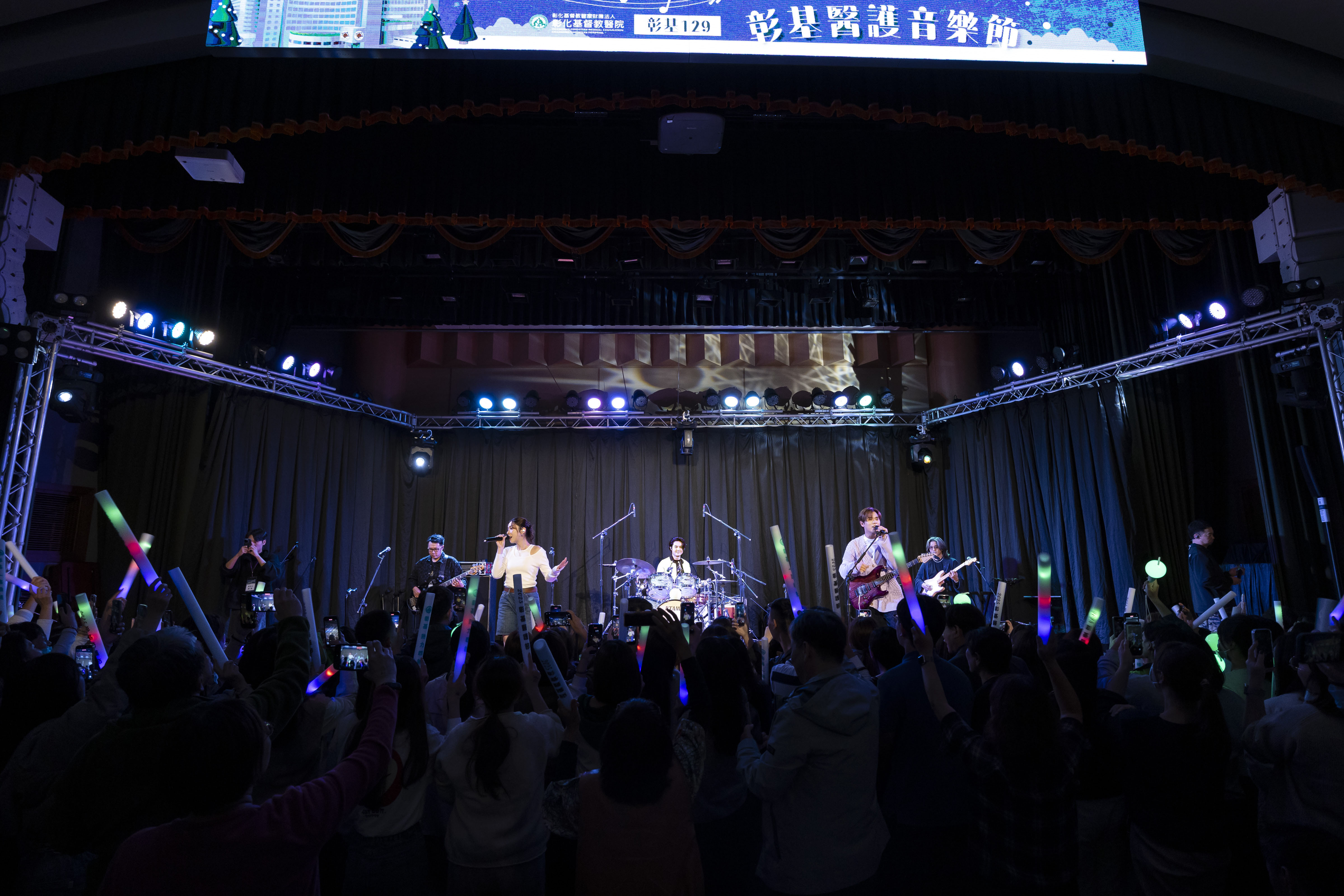 麋先生感謝醫護人員,「謝謝你們,辛苦了!你們真的很偉大」。(相信音樂提供)