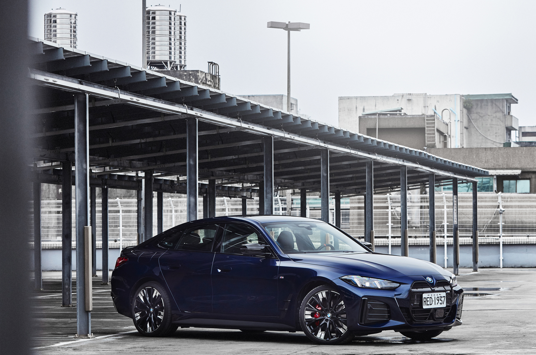 【鏡試駕】紳裝狂徒！BMW i4 M50 xDrive