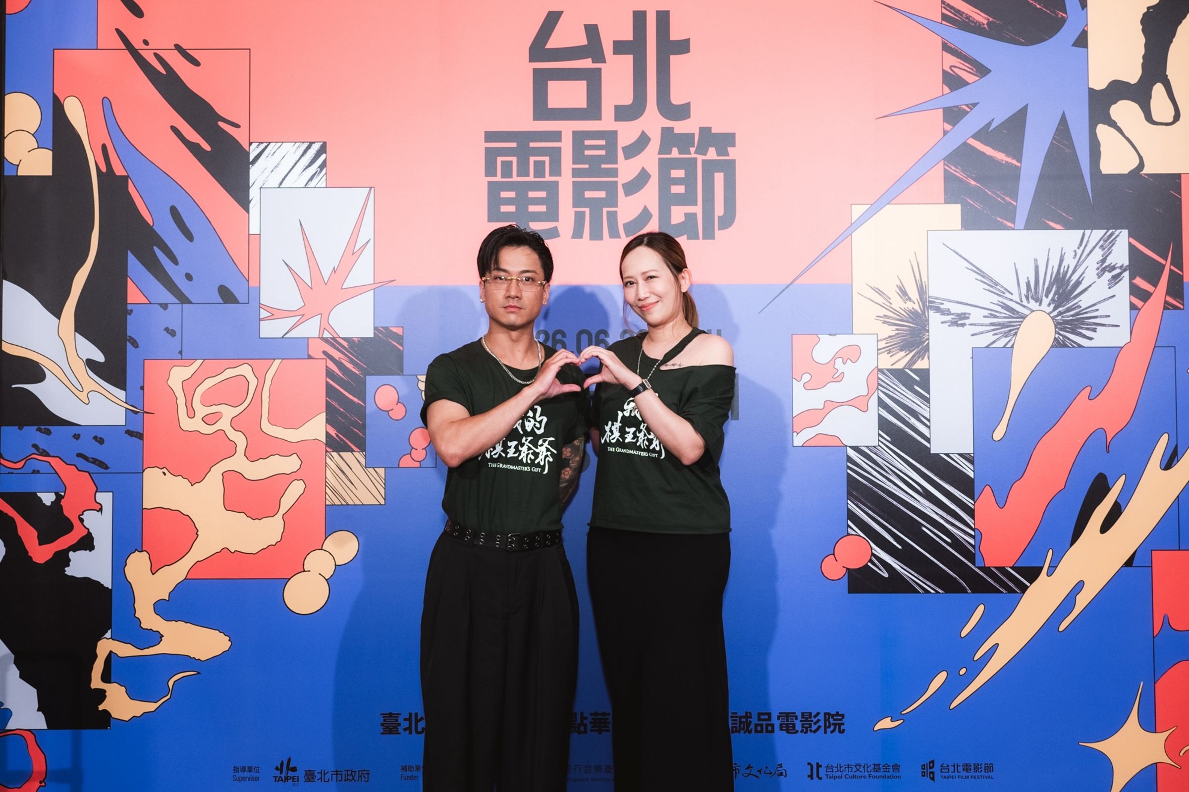 五木(左)和瑪菲司(右)與在片中扮演經營自助餐的夫妻,總是打打鬧鬧。(台北電影節提供)