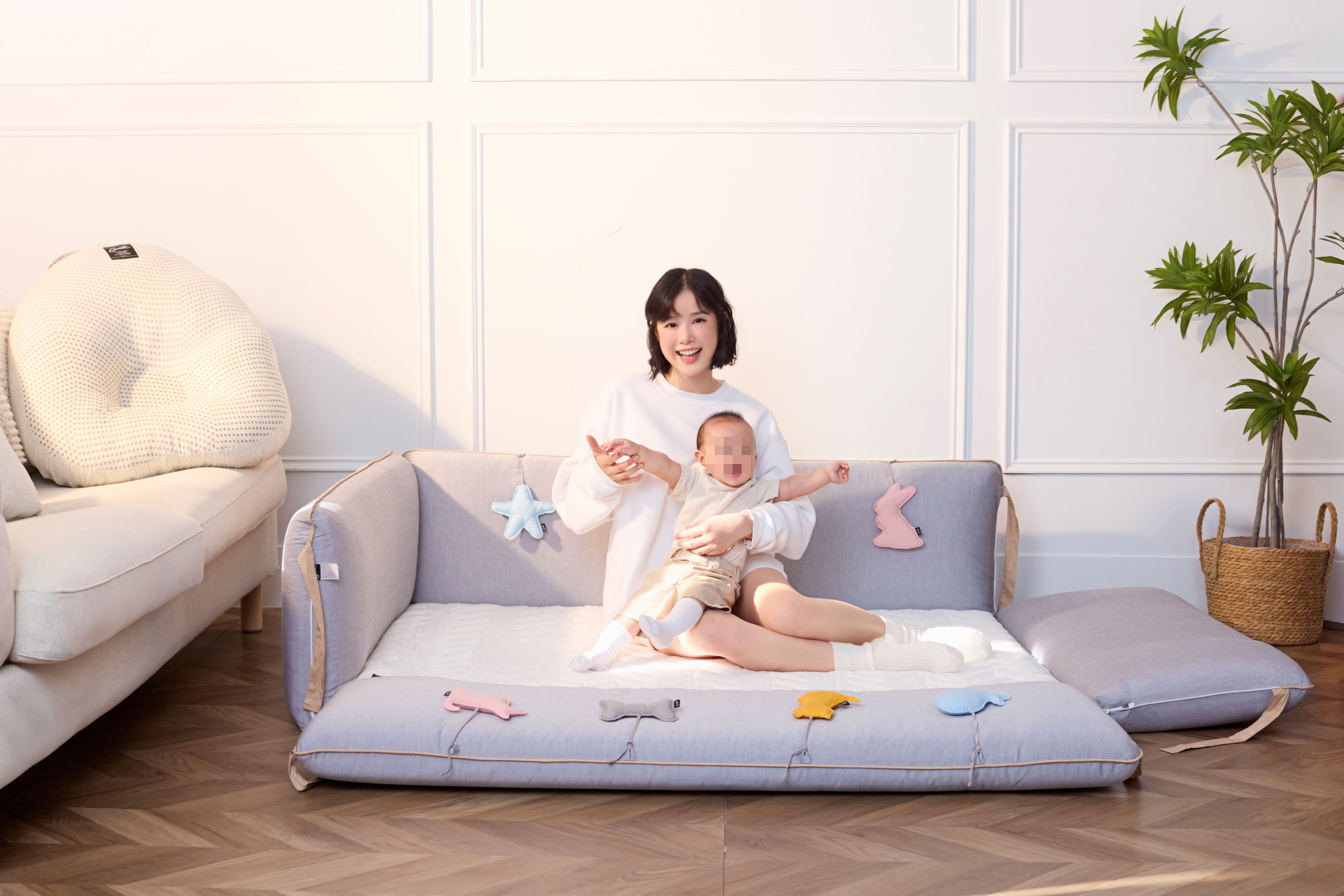 李佳穎帶兒子又又分享育兒生活。（圖／DollBao逗寶）