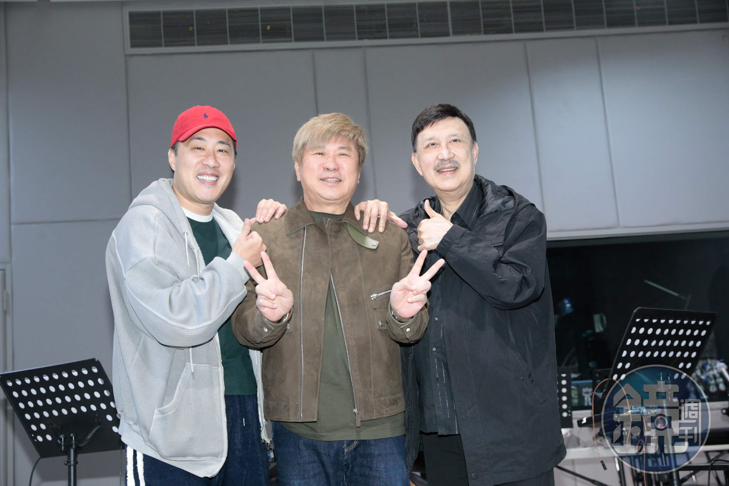 胡瓜、余天以及余祥銓父子為《鑽石舞台之夜》演唱會彩排。