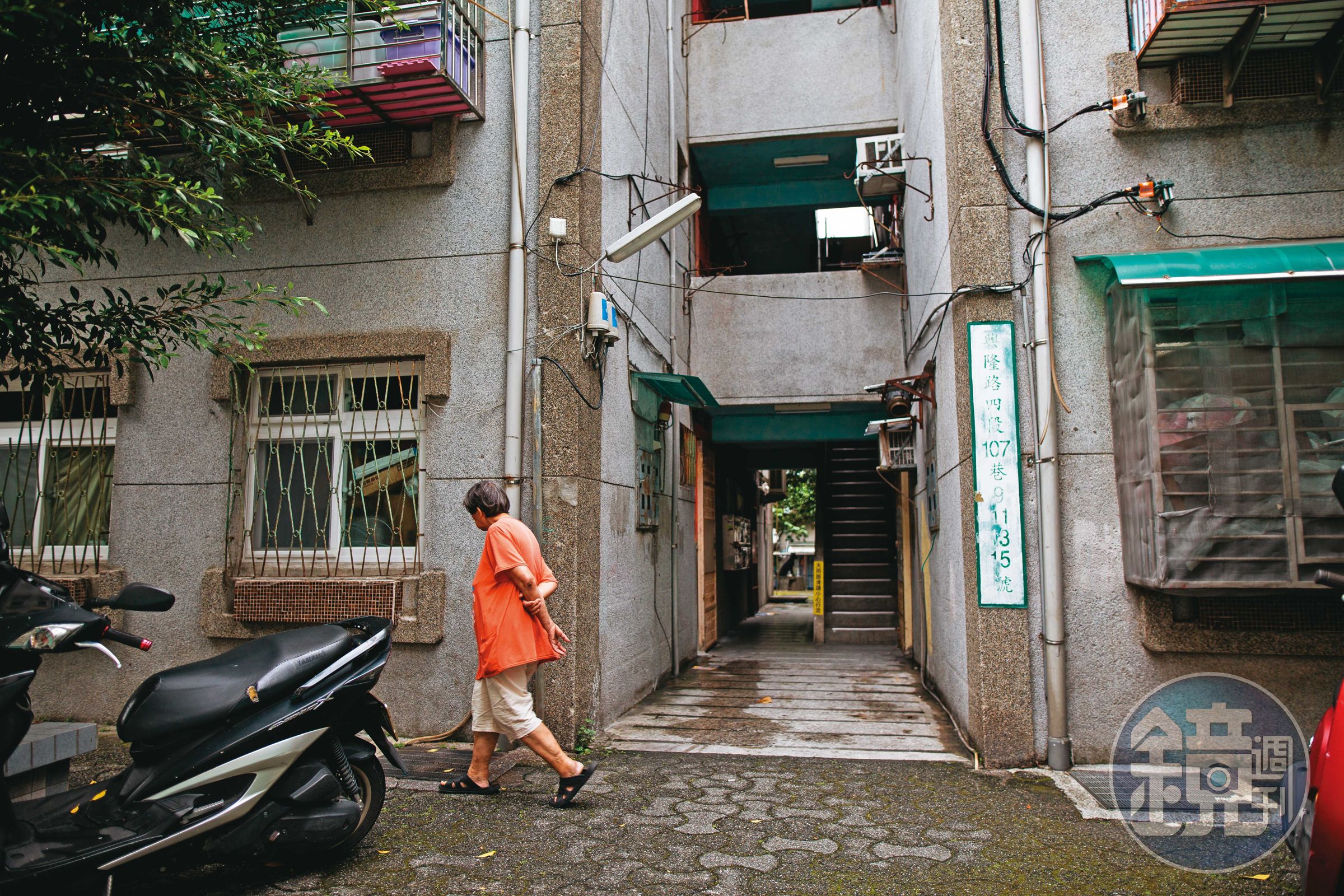 林達生到台東躲債，妻子與孩子們被安置在台北的安康平宅（圖）。