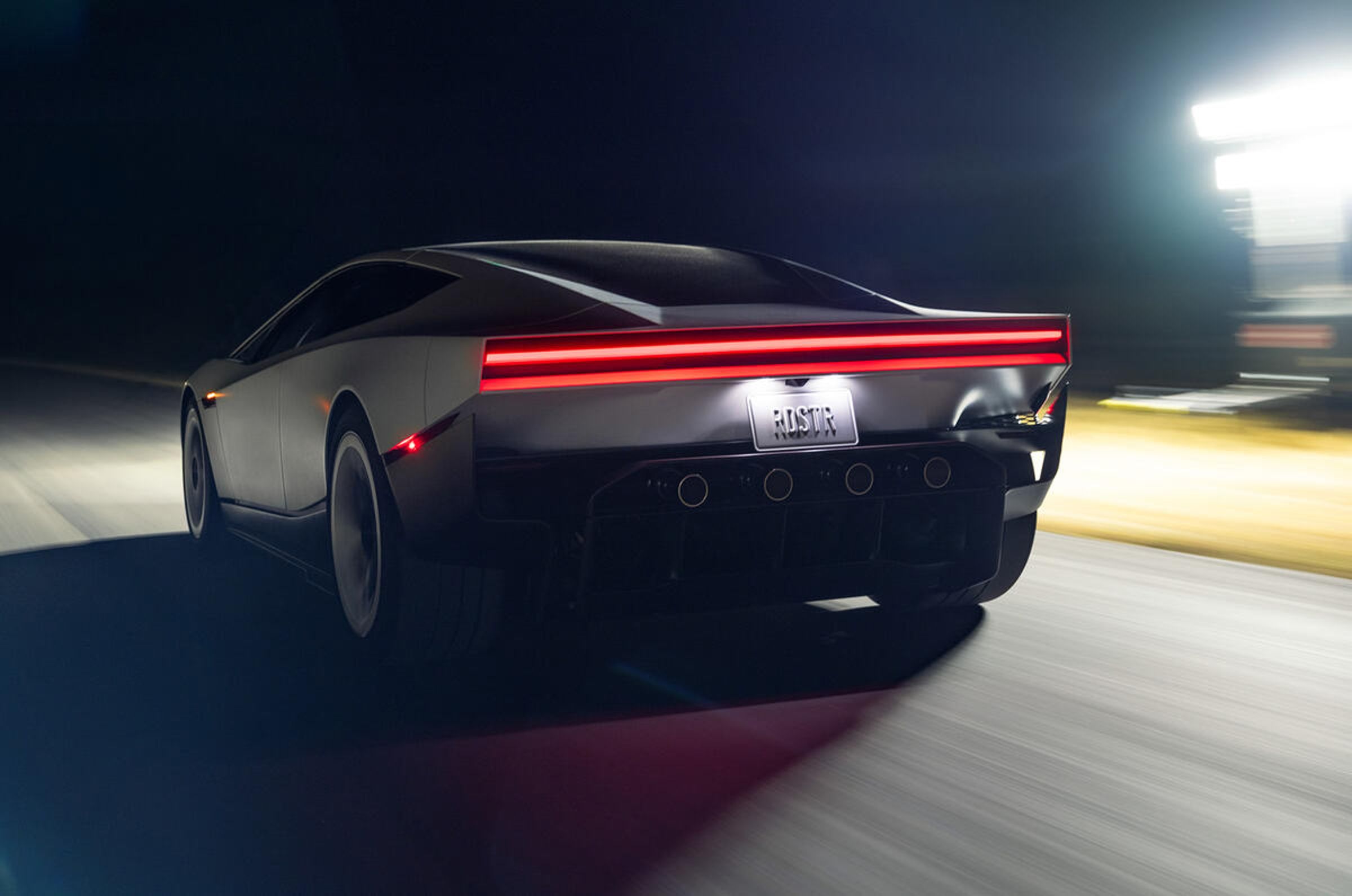 目前仍不清楚 Roadster 能夠在空中停留多久,也無法確認它是否具備長時間飛行的能力,還是僅能短暫懸浮,並完成翻滾、翻轉等特殊動作。