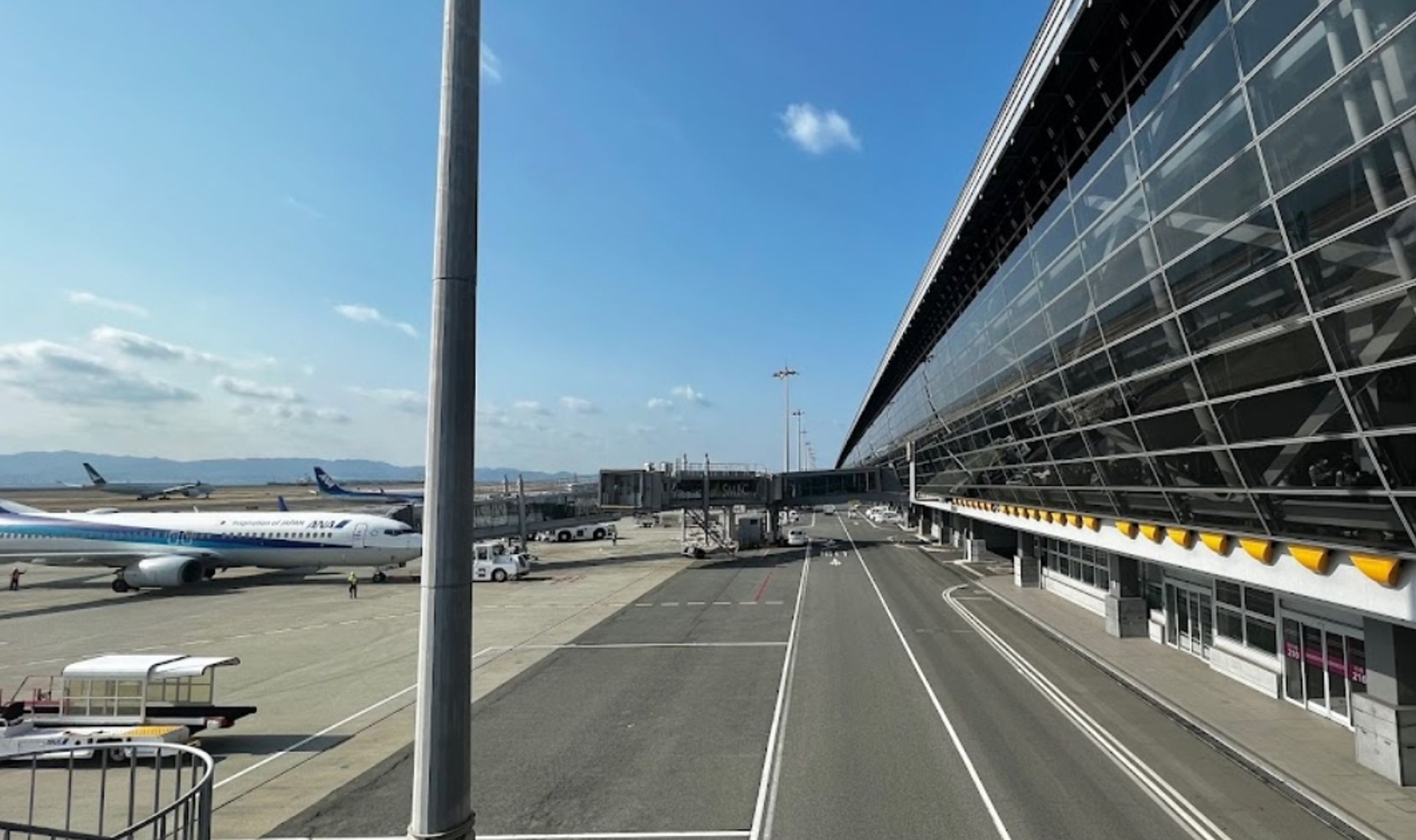 日本關西國際機場今日發生1名男子闖入跑道。(翻攝自Google Maps)