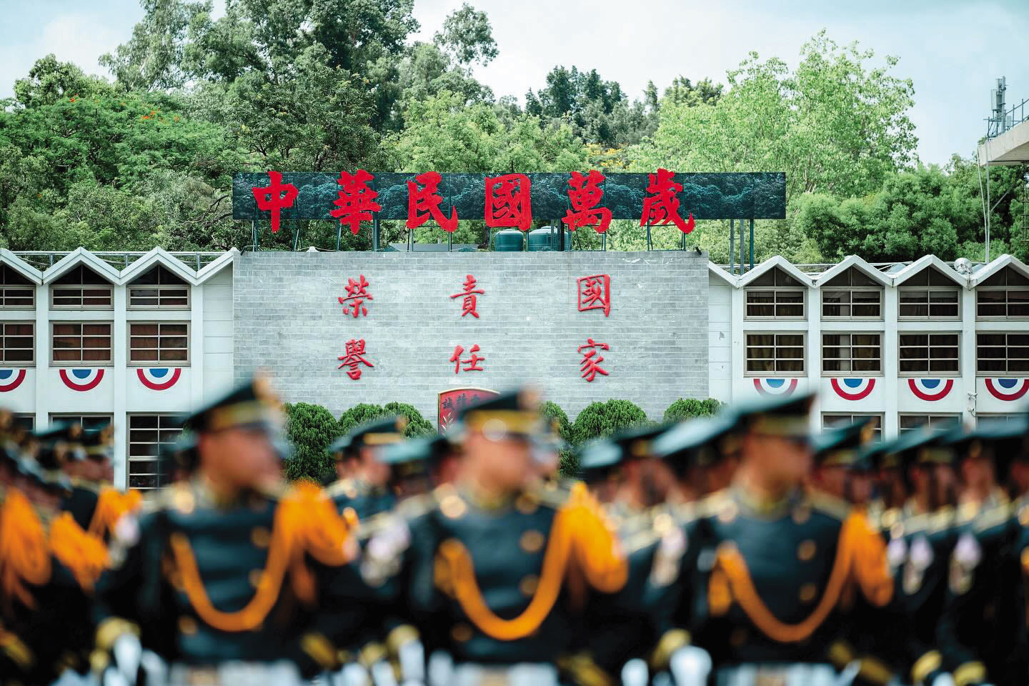 總統賴清德倡言嘉惠國軍，提出軍人優先升等商務艙，引發爭議。（翻攝軍聞社臉書）