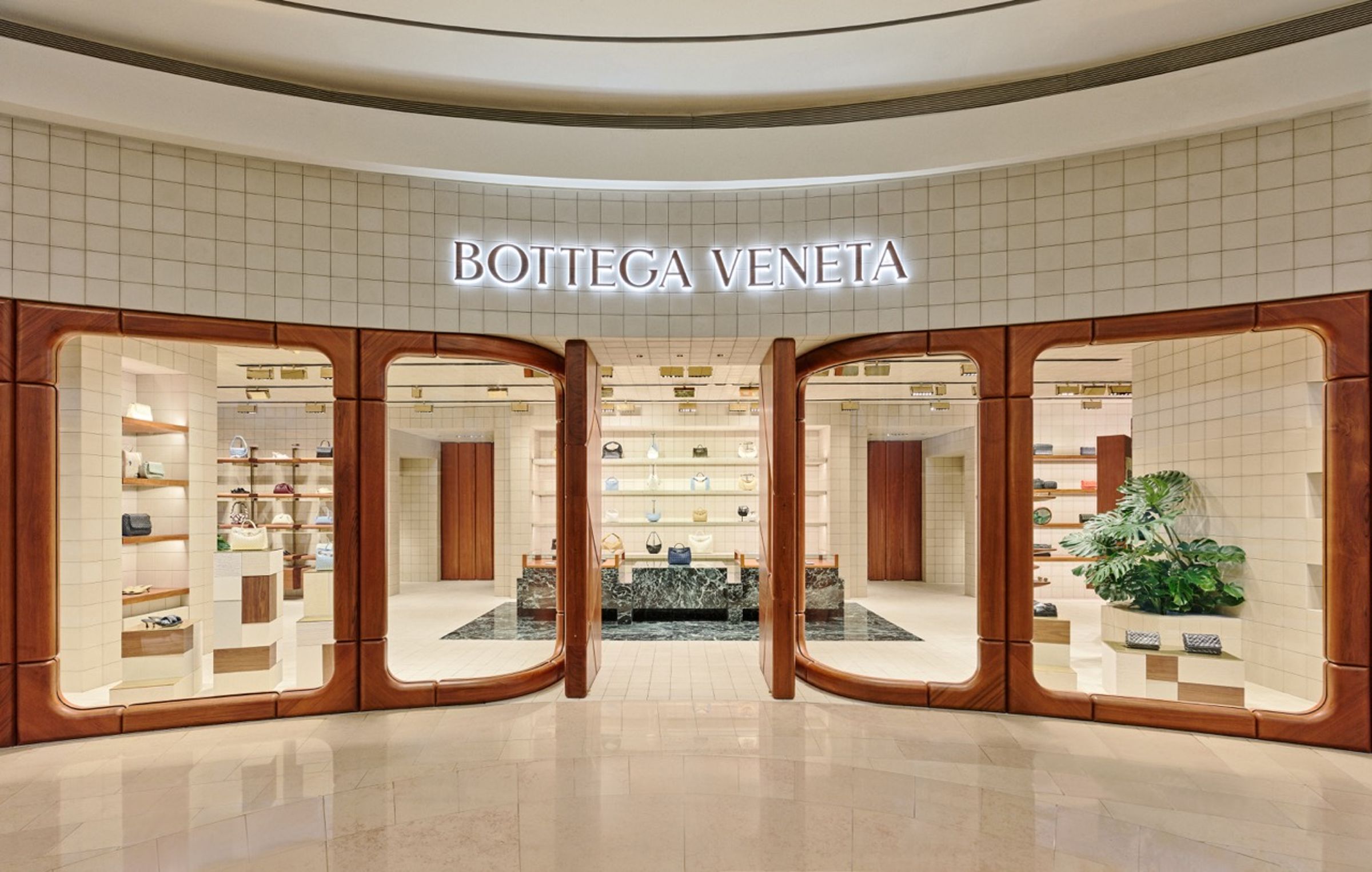 占地近百坪的BOTTEGA VENETA台北101旗艦店。（BOTTEGA VENETA提供）