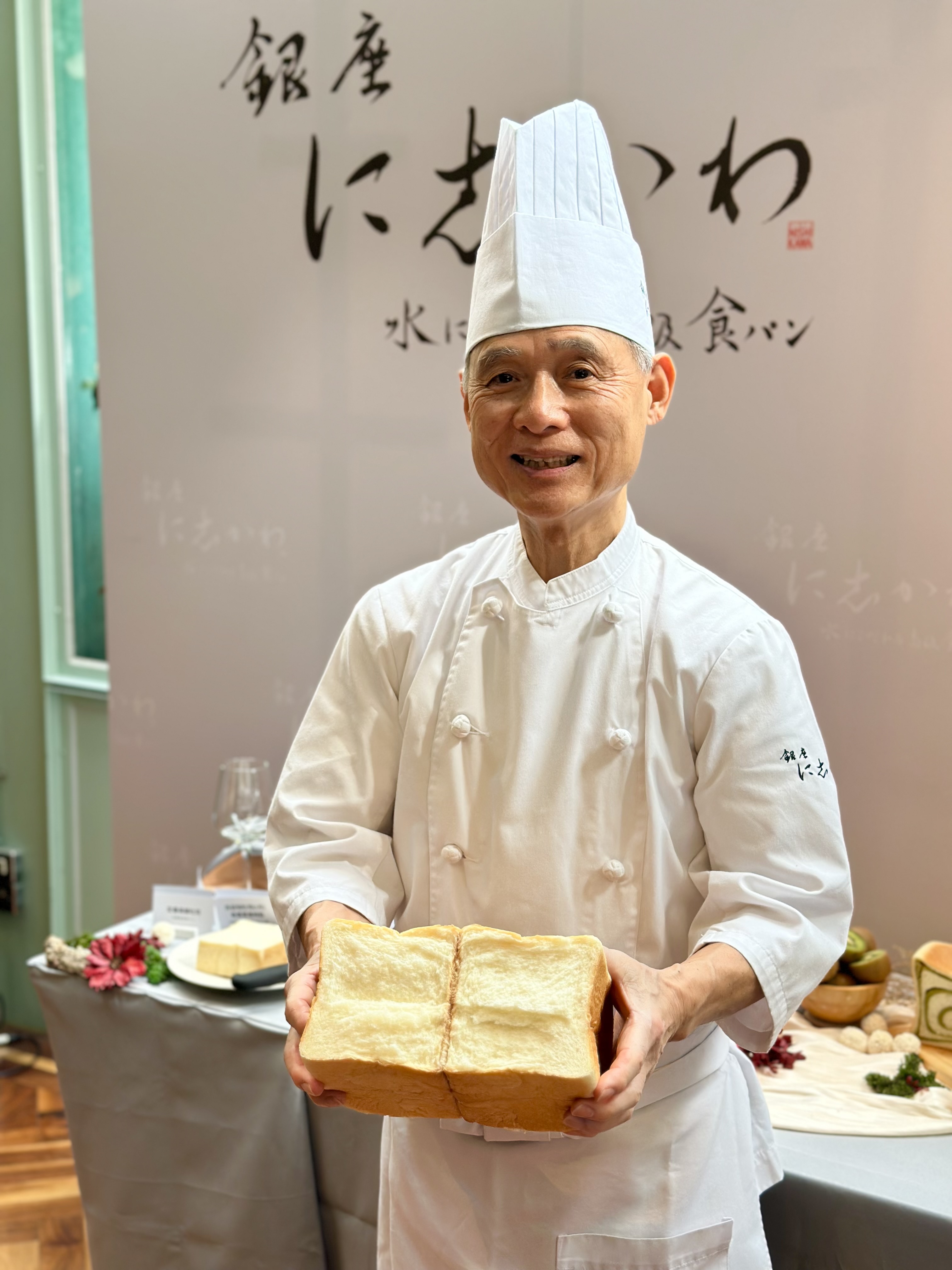 總工房長山本厚帶領日本團隊駐點台灣,還原吐司製作技術。