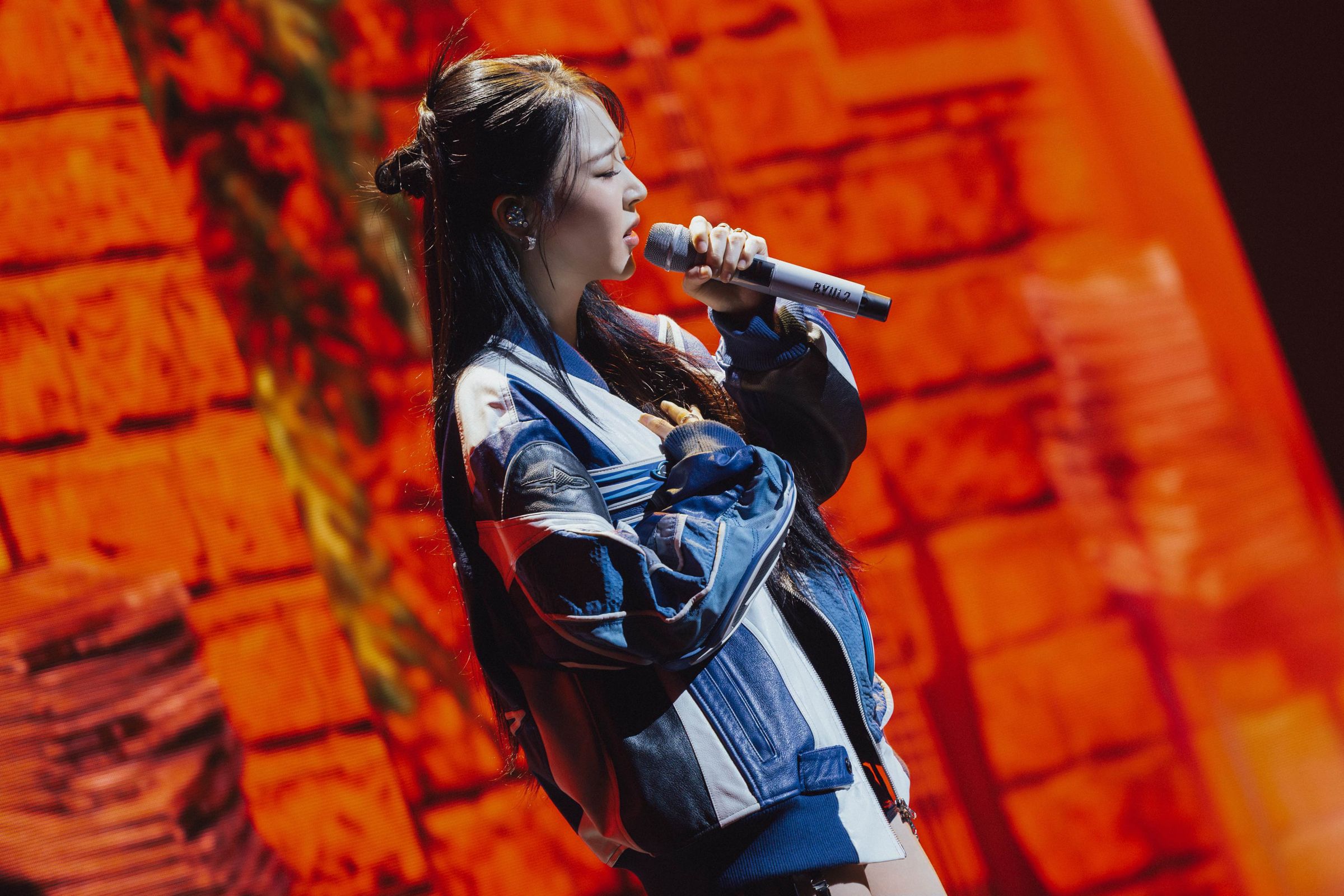 MAMAMOO 成員玟星大秀中文,甜撩粉絲。(KKLIVE提供)