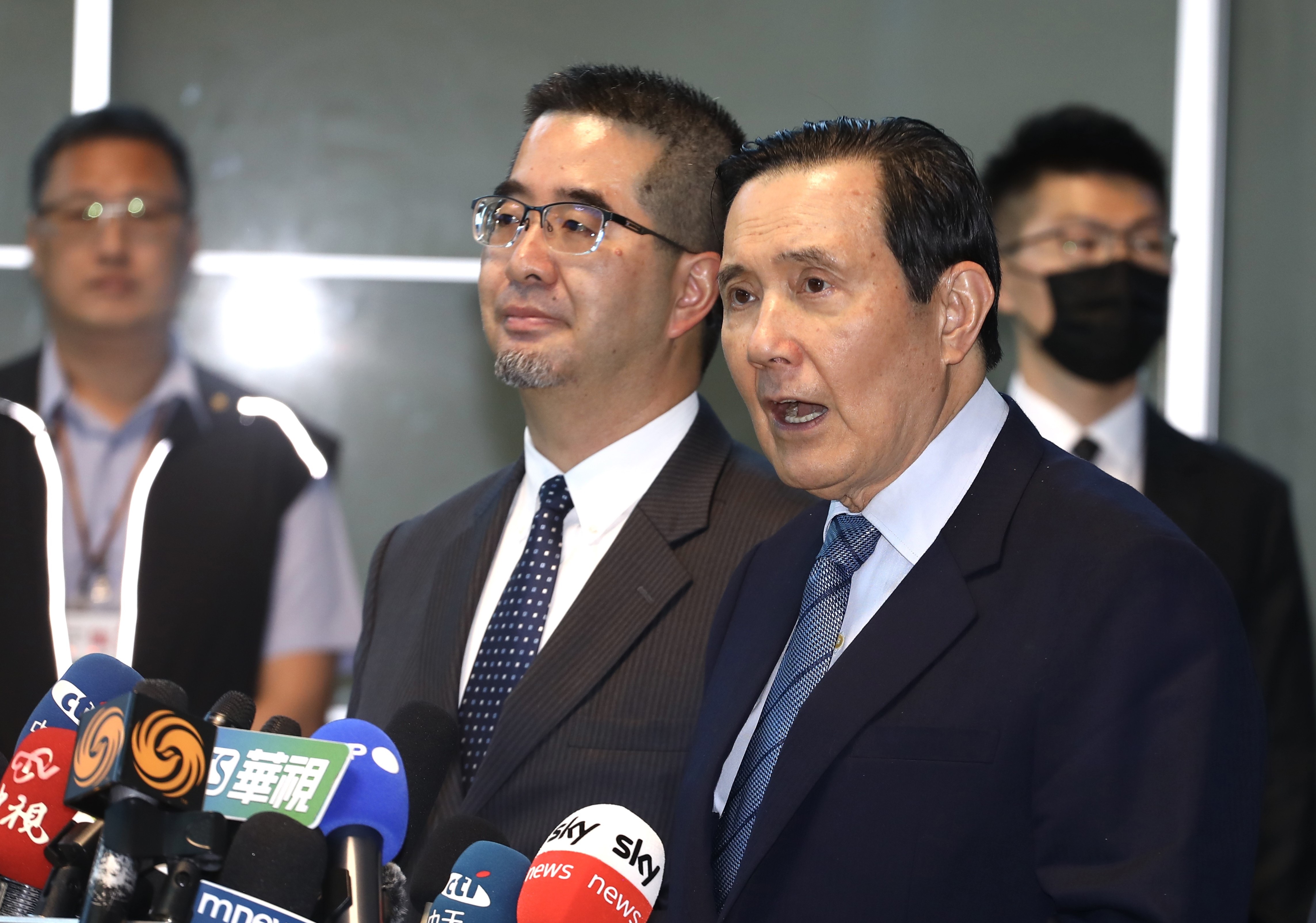 馬英九與蕭旭岑的茶壺風暴意外燒出馬可能出現失智症狀的討論。(本刊資料照)