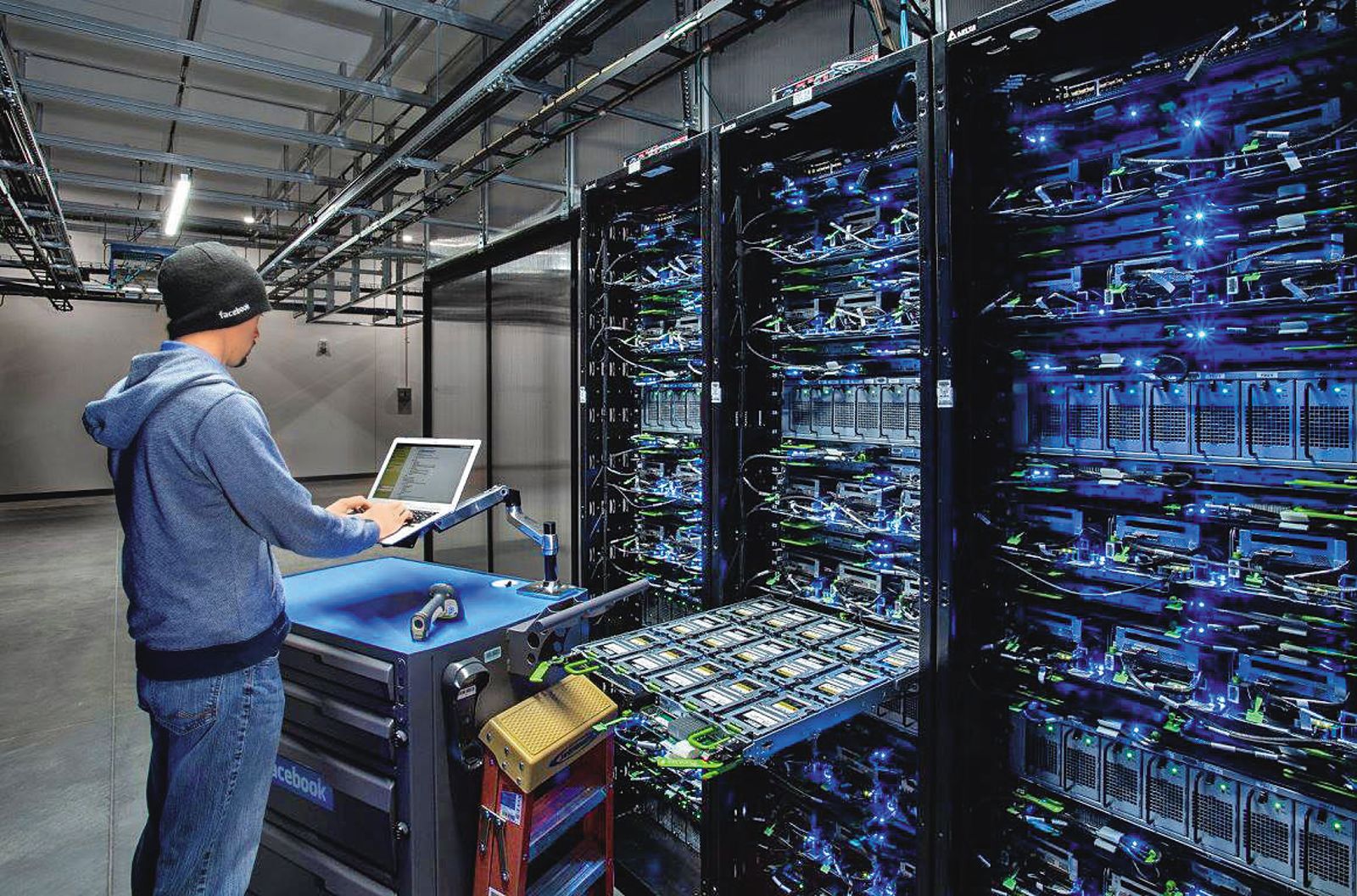 2018年底，楊家杰瞄準中小型股，看好IDC機房與雲端應用服務潛力，布局是方電訊。（Altoona Data Center臉書）