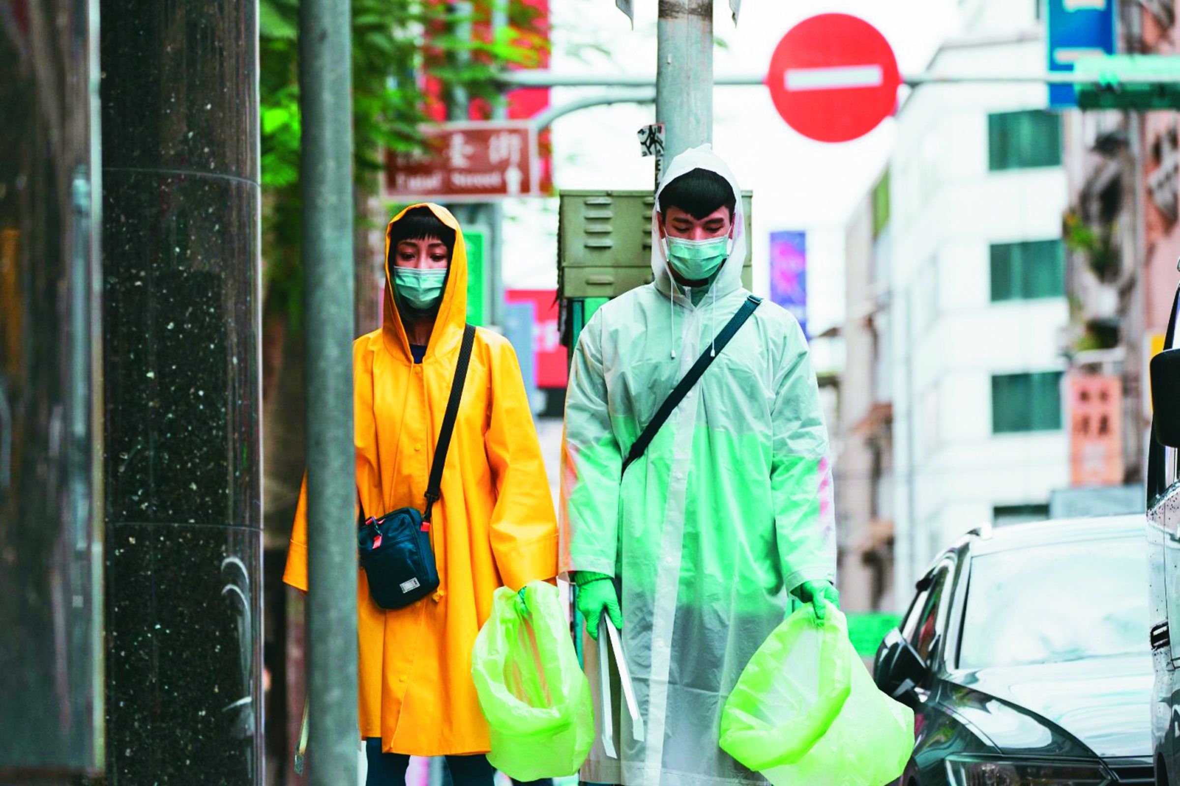廖明毅以林柏宏（右）、謝欣穎（左）主演的電影《怪胎》嶄露頭角。（牽猴子提供）