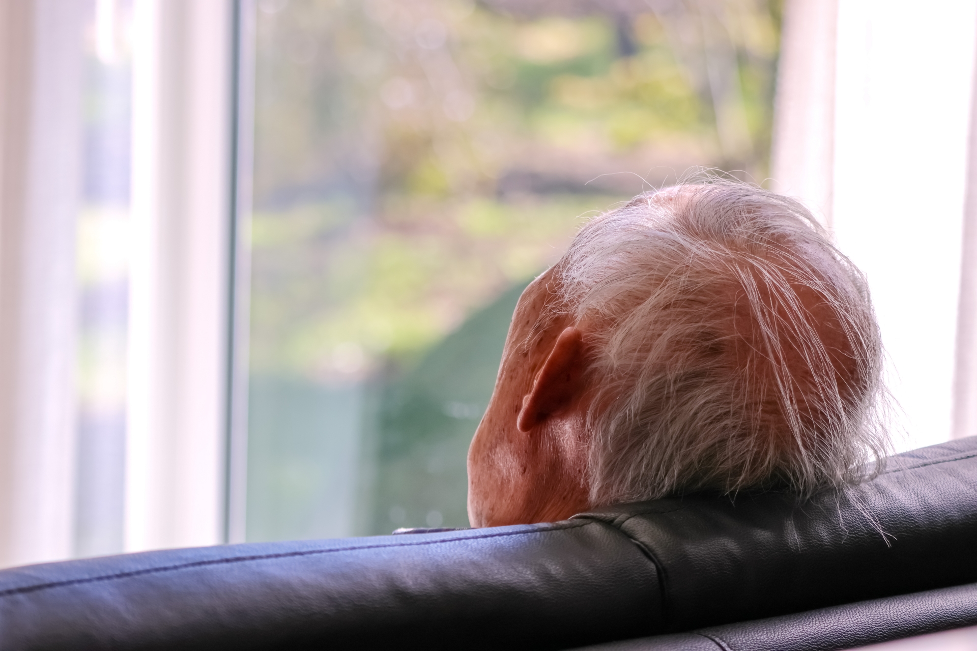 一名70歲老翁因生病無法工作謀生，竟提告向百歲的母親討扶養費。（示意圖，photoAC）