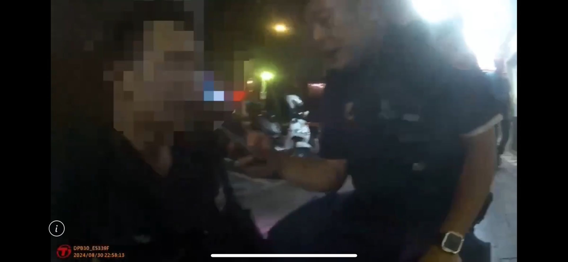 警方認為巫男形跡可疑上前盤查,他一度抗拒,報假資料。(翻攝畫面)