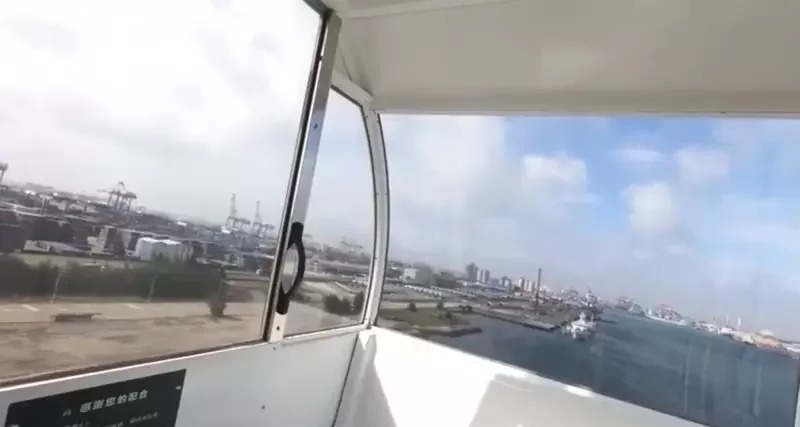 台中梧棲區驚傳有一對男女在百貨摩天輪內發生性關係，影片在網路上瘋傳。（翻攝畫面）