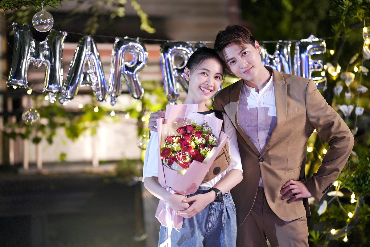 黃新皓給林玟誼充滿儀式感的告白和求婚。（華視提供）